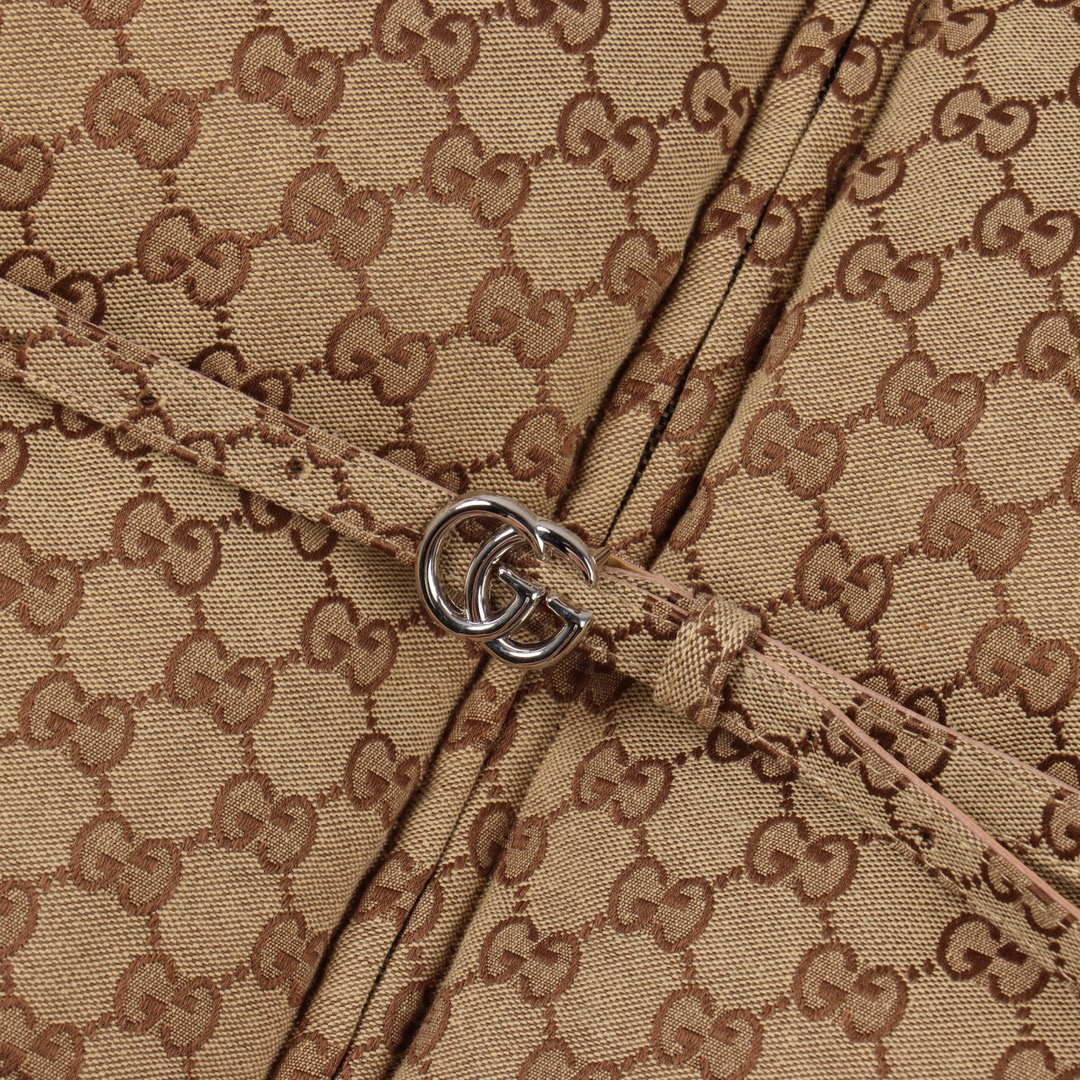 Gucci经典羽绒服 标志性的双G图案印花-Chinese UA Cheap High Quatity Brand Clothes Bags handbags Sneakers wholesale wholesaler seller from China Factory suppliers Fashion Clothing Shoes best Quality Beautiful Price Gucci经典羽绒服 标志性的双G图案印花