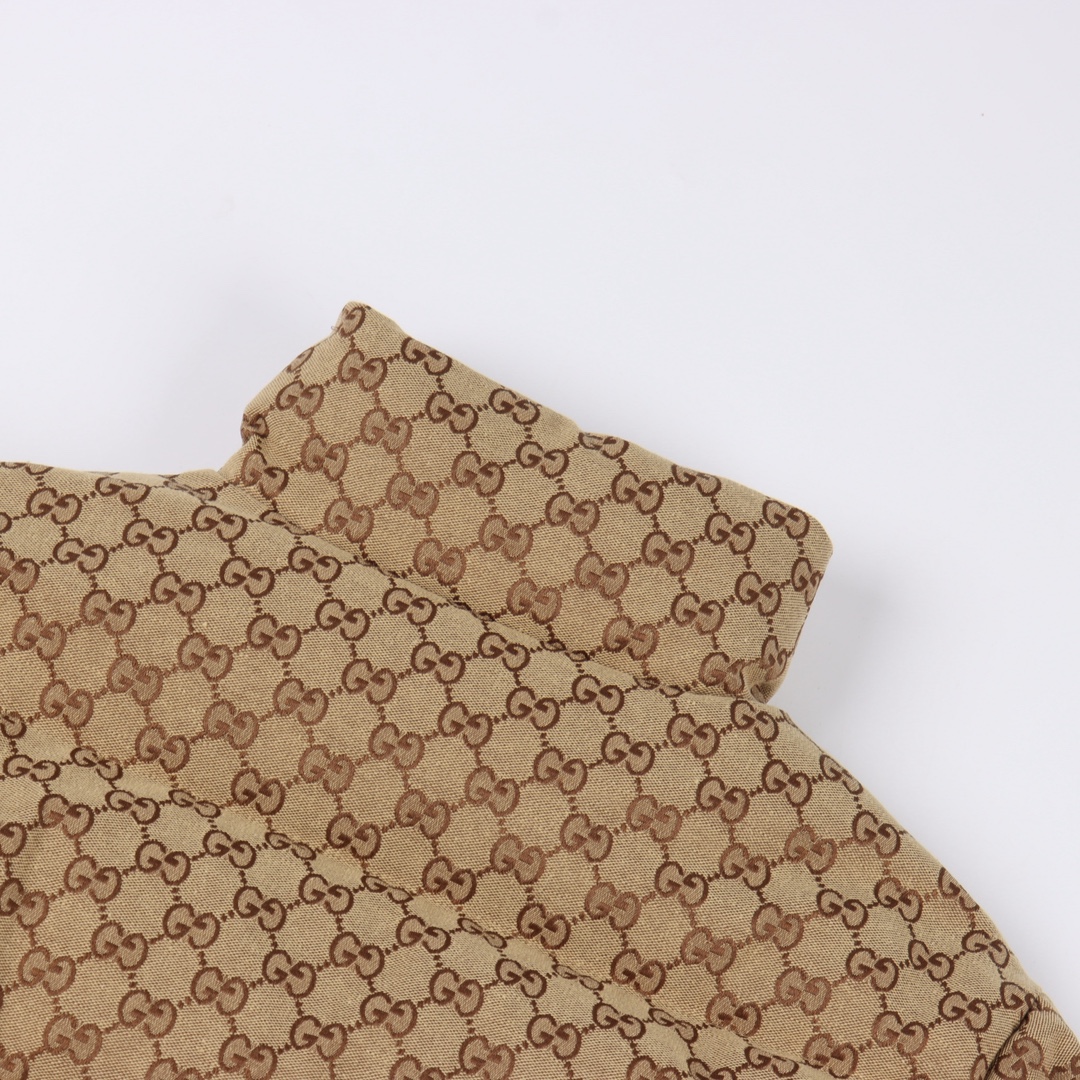 Gucci经典羽绒服 标志性的双G图案印花-Chinese UA Cheap High Quatity Brand Clothes Bags handbags Sneakers wholesale wholesaler seller from China Factory suppliers Fashion Clothing Shoes best Quality Beautiful Price Gucci经典羽绒服 标志性的双G图案印花