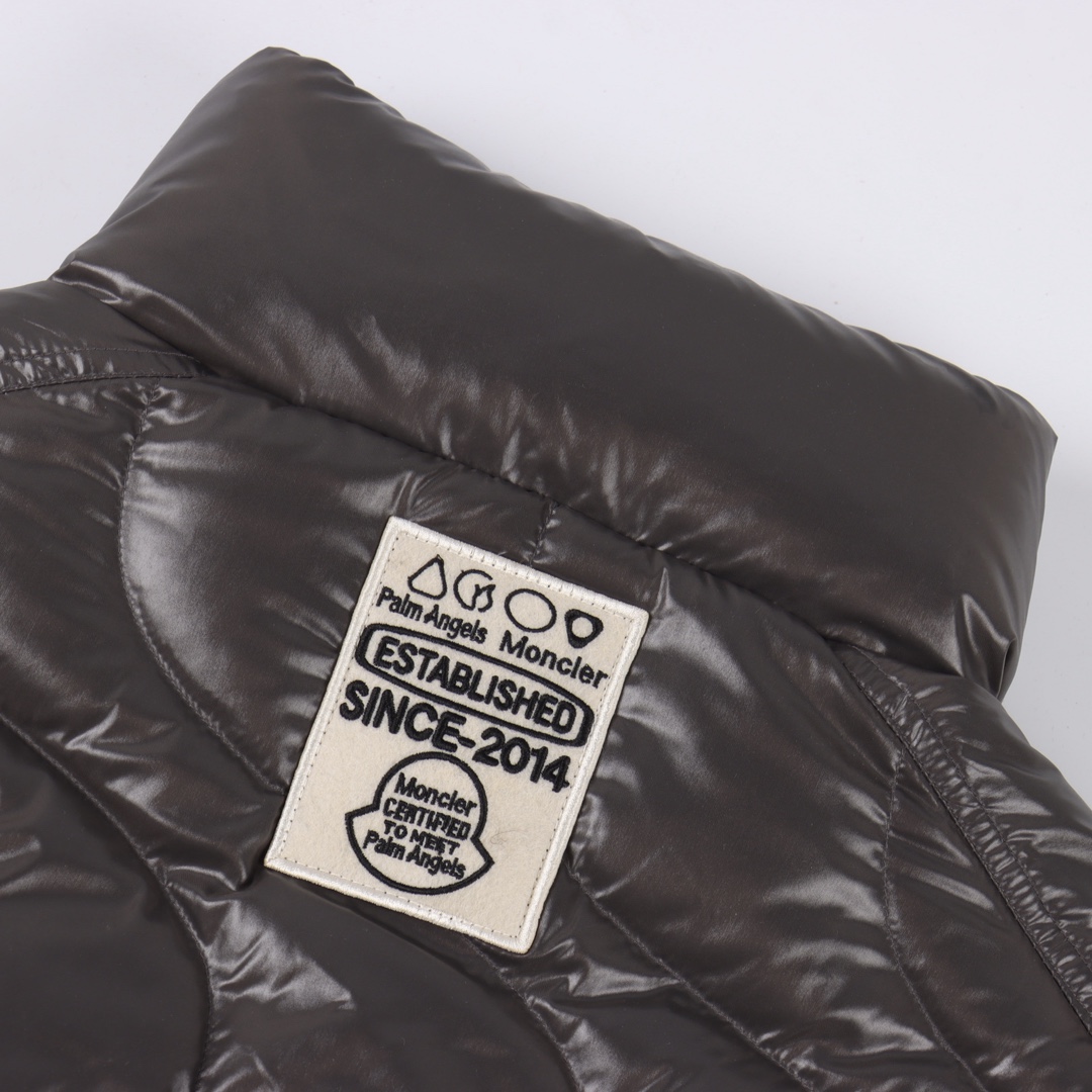 MONCLER palm angels棕榈天使联名款 全新联名款羽绒服-Chinese UA Cheap High Quatity Brand Clothes Bags handbags Sneakers wholesale wholesaler seller from China Factory suppliers Fashion Clothing Shoes best Quality Beautiful Price MONCLER palm angels棕榈天使联名款 全新联名款羽绒服