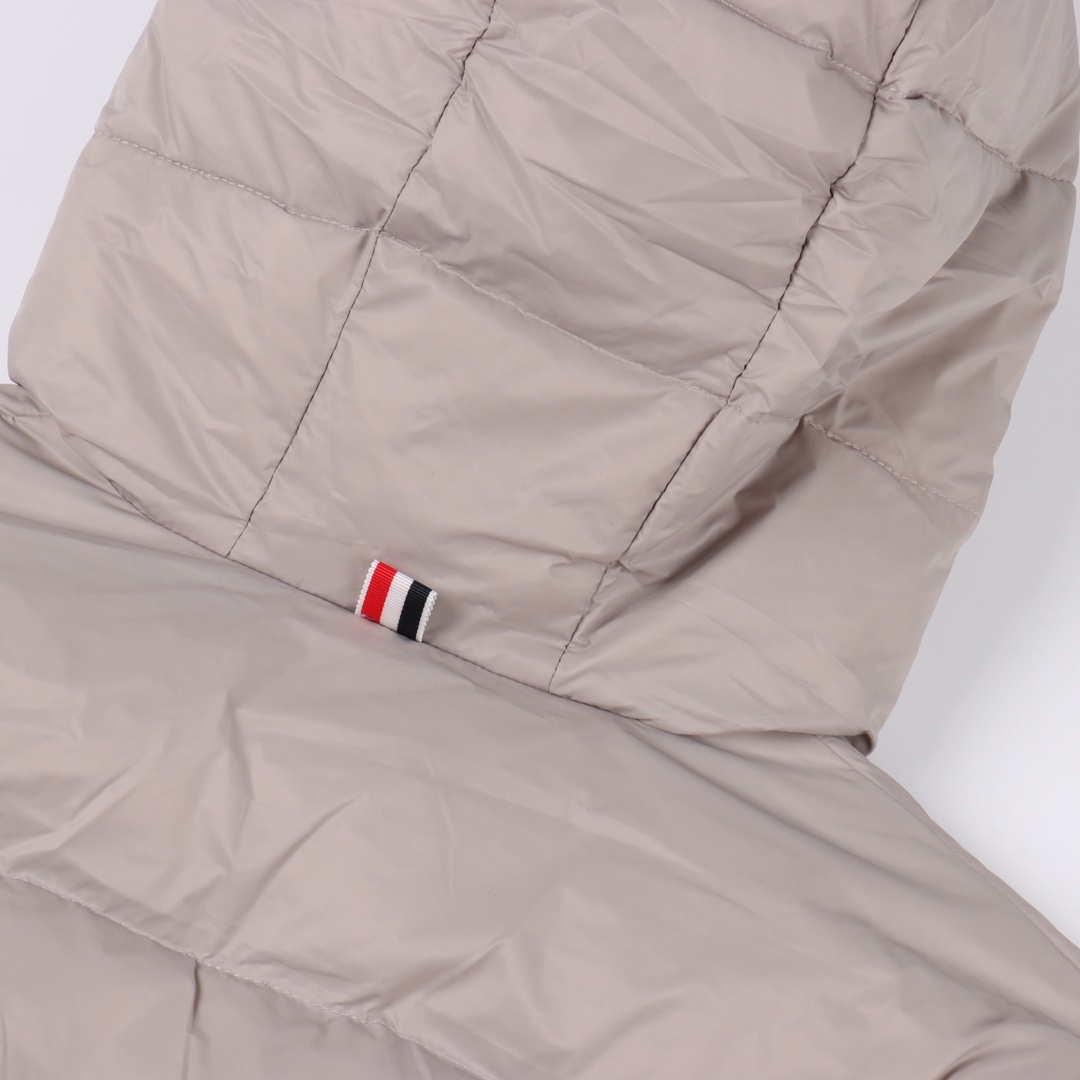 TB25FW女士短款针织 独家新款开发 25FW最新款 女士短款针织拼接羽绒服