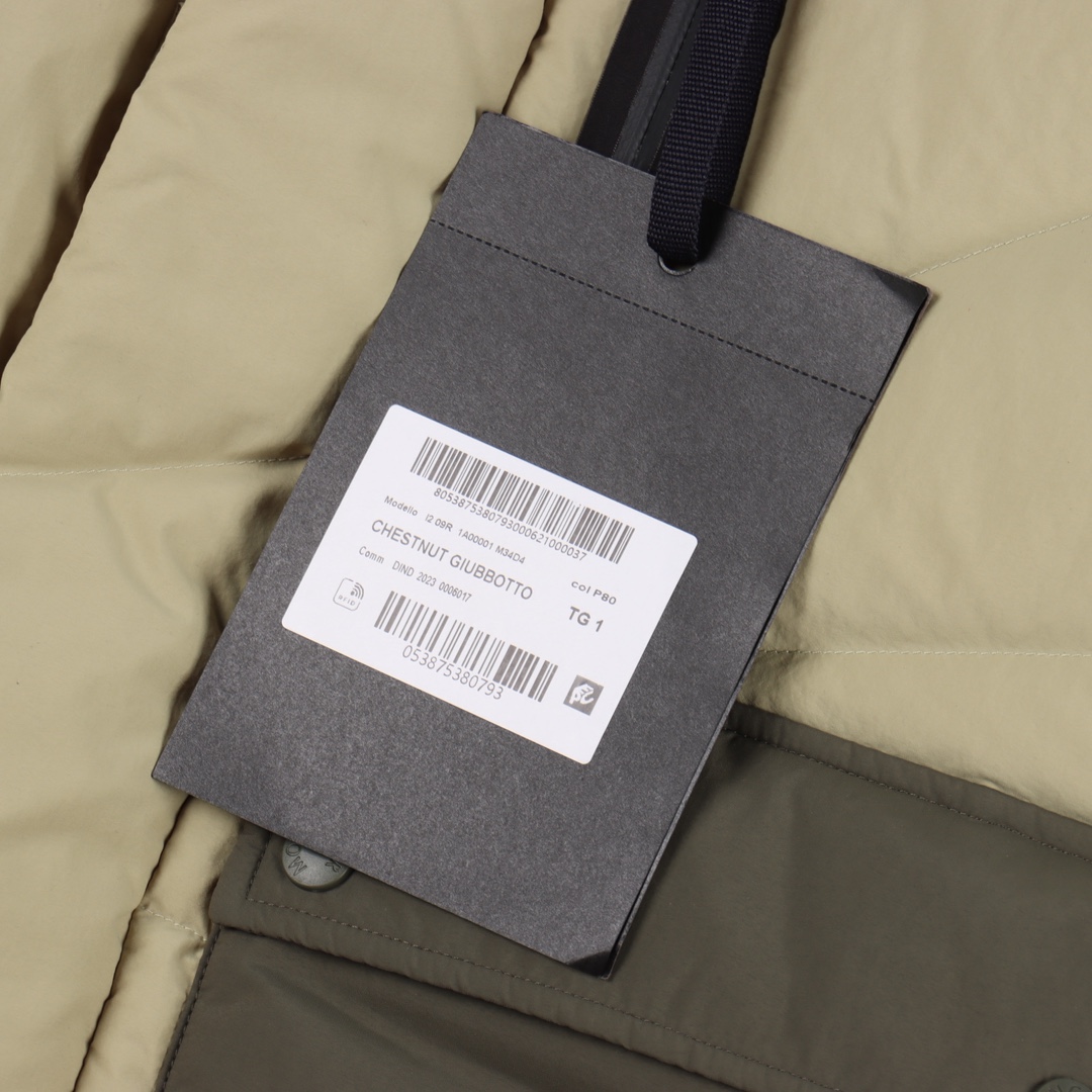 MONCLER GENIUSx菲董 联名款 FW23 拼接防水尼龙缝线连帽短款羽绒服 90白鸭绒
