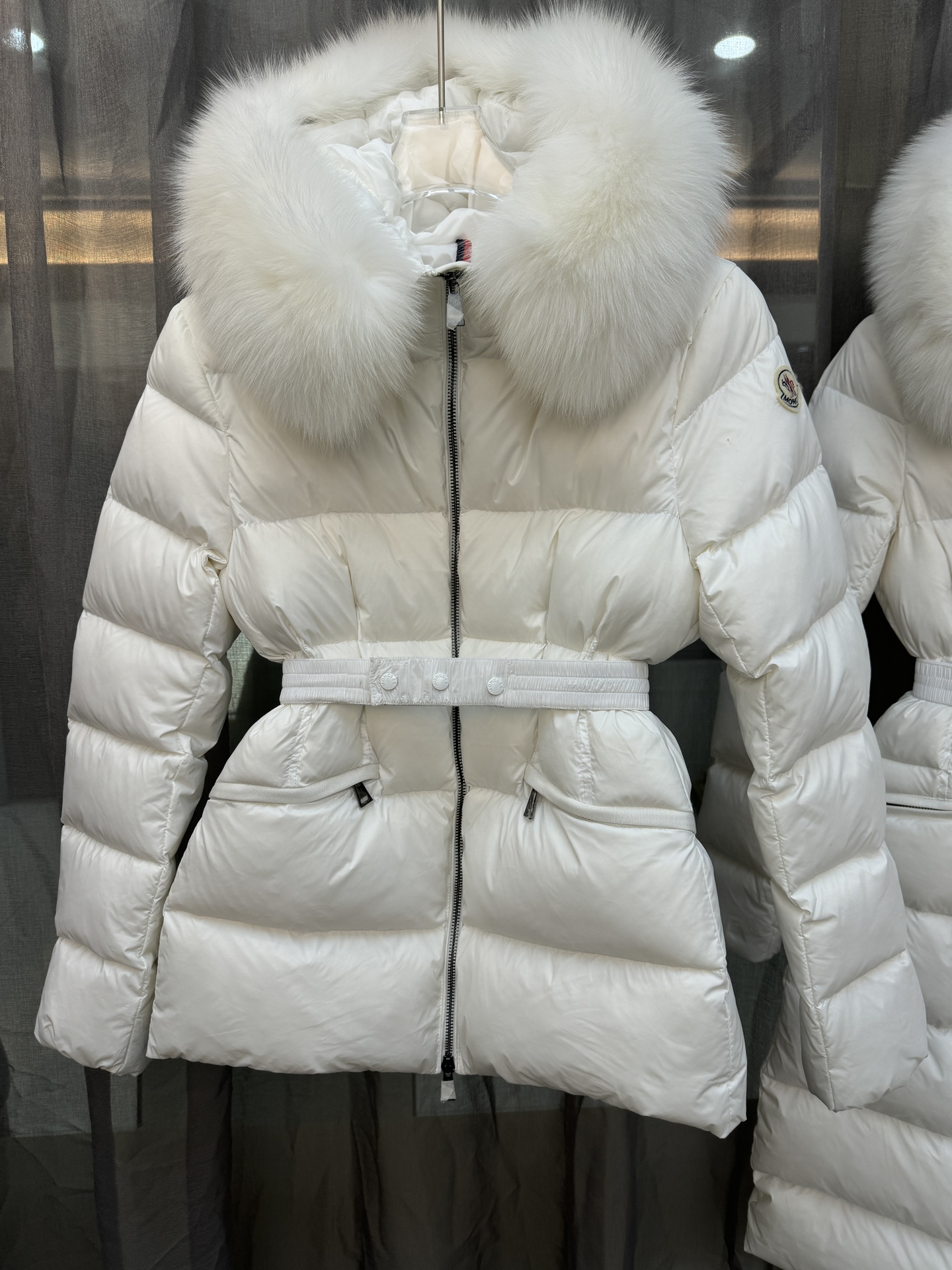 Moncler Boed women's short down jacket with fur trim, 5 colors, sizes 1-4. Longue saison fabric, elegant winter look.-Big cat