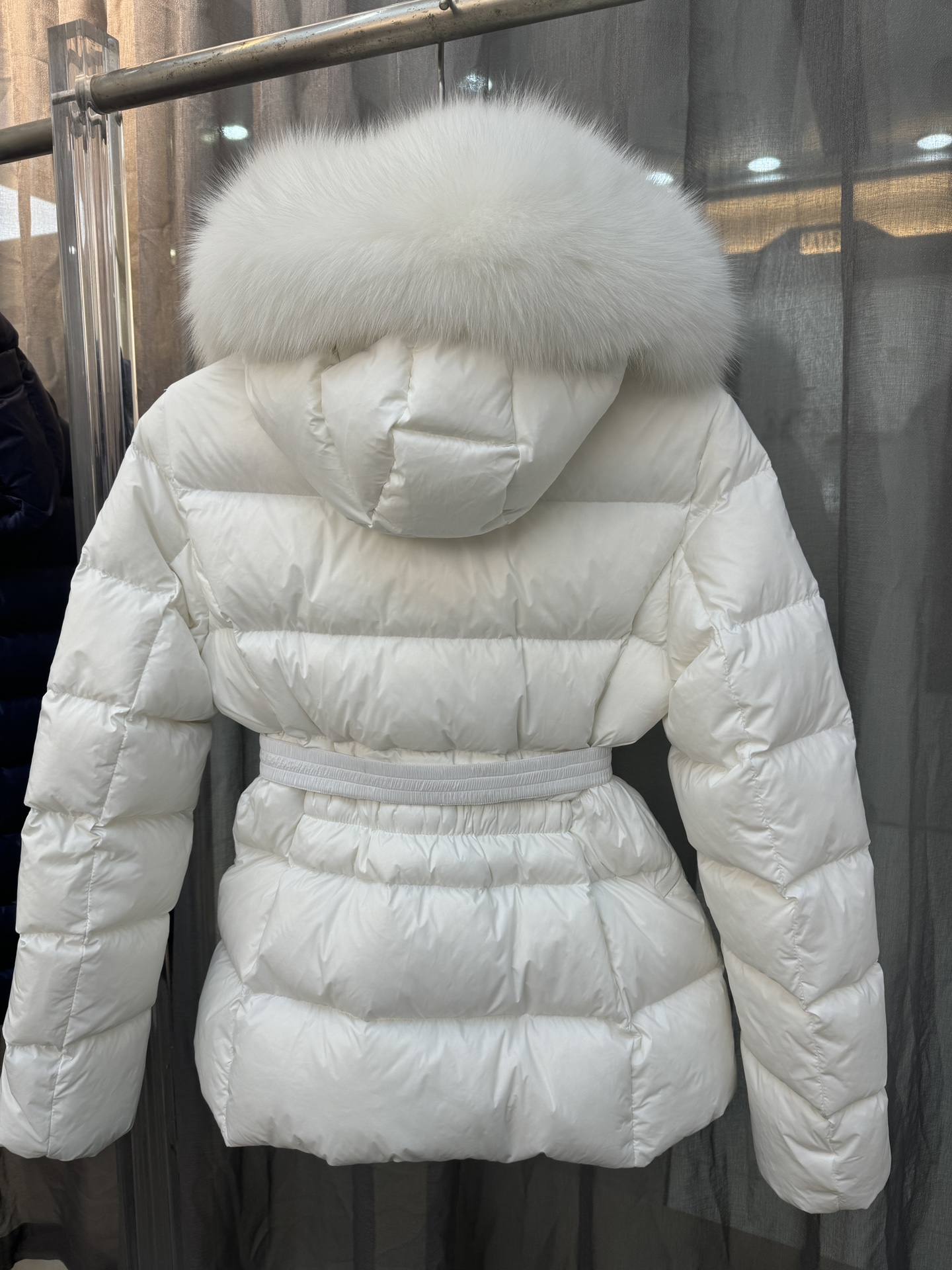 Moncler Boed women's short down jacket with fur trim, 5 colors, sizes 1-4. Longue saison fabric, elegant winter look.-Big cat