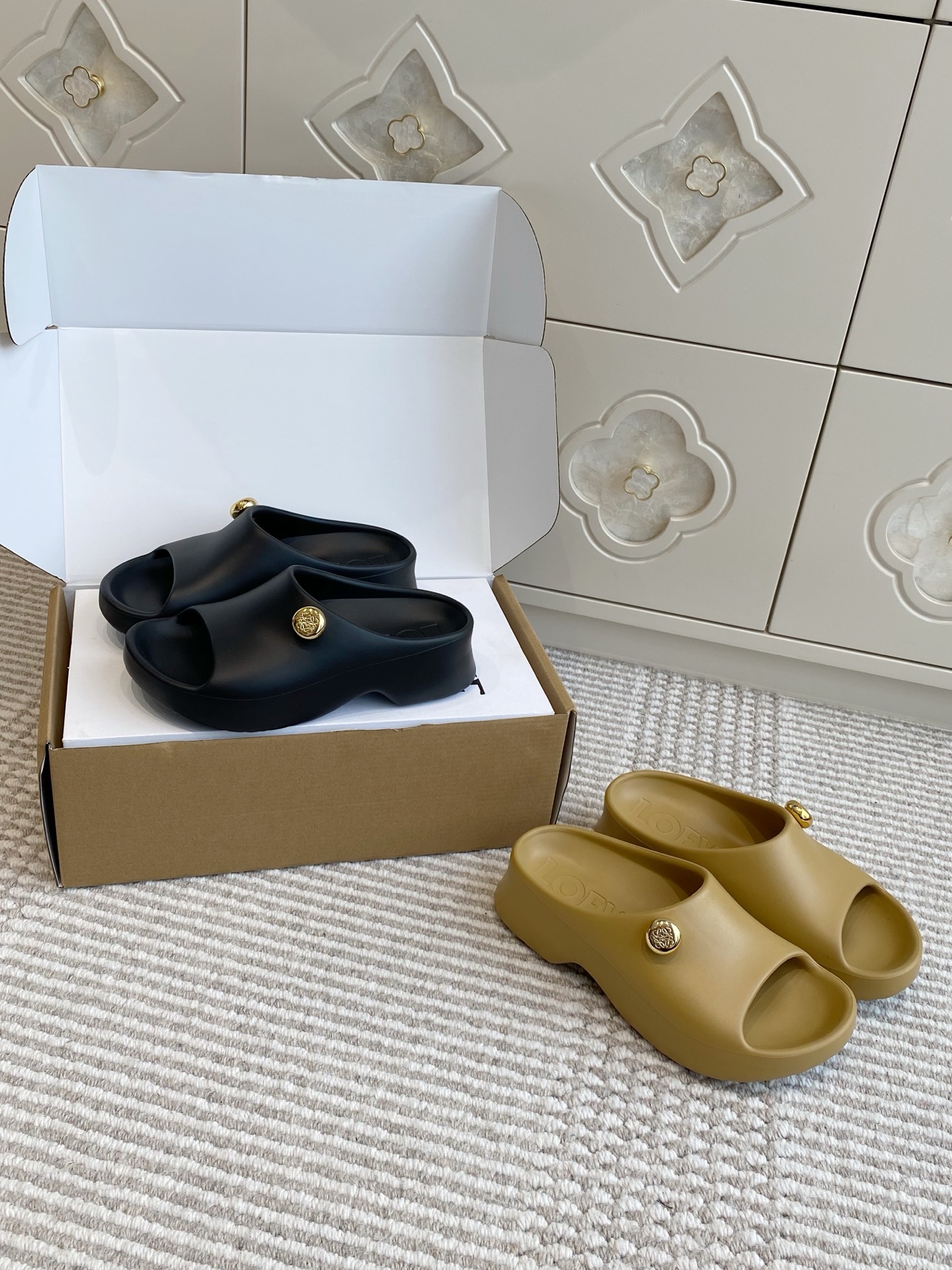 NO:403040,Loewe·Thick-soled beach slippers·35-41, slippers,loewe,slippers19860909Loewe·厚底沙滩拖鞋·35-41,拖鞋,loewe,slippers,Women's Shoes