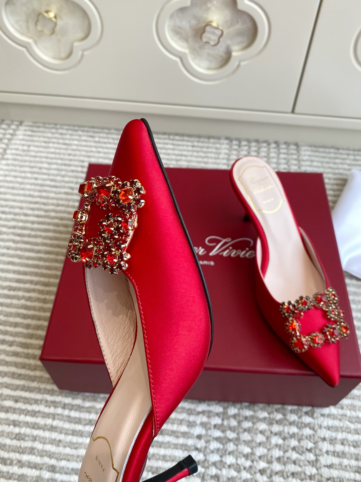 Efflorescence Muller Silk Slippers: Elegant Choice for Important Events - 图片 5