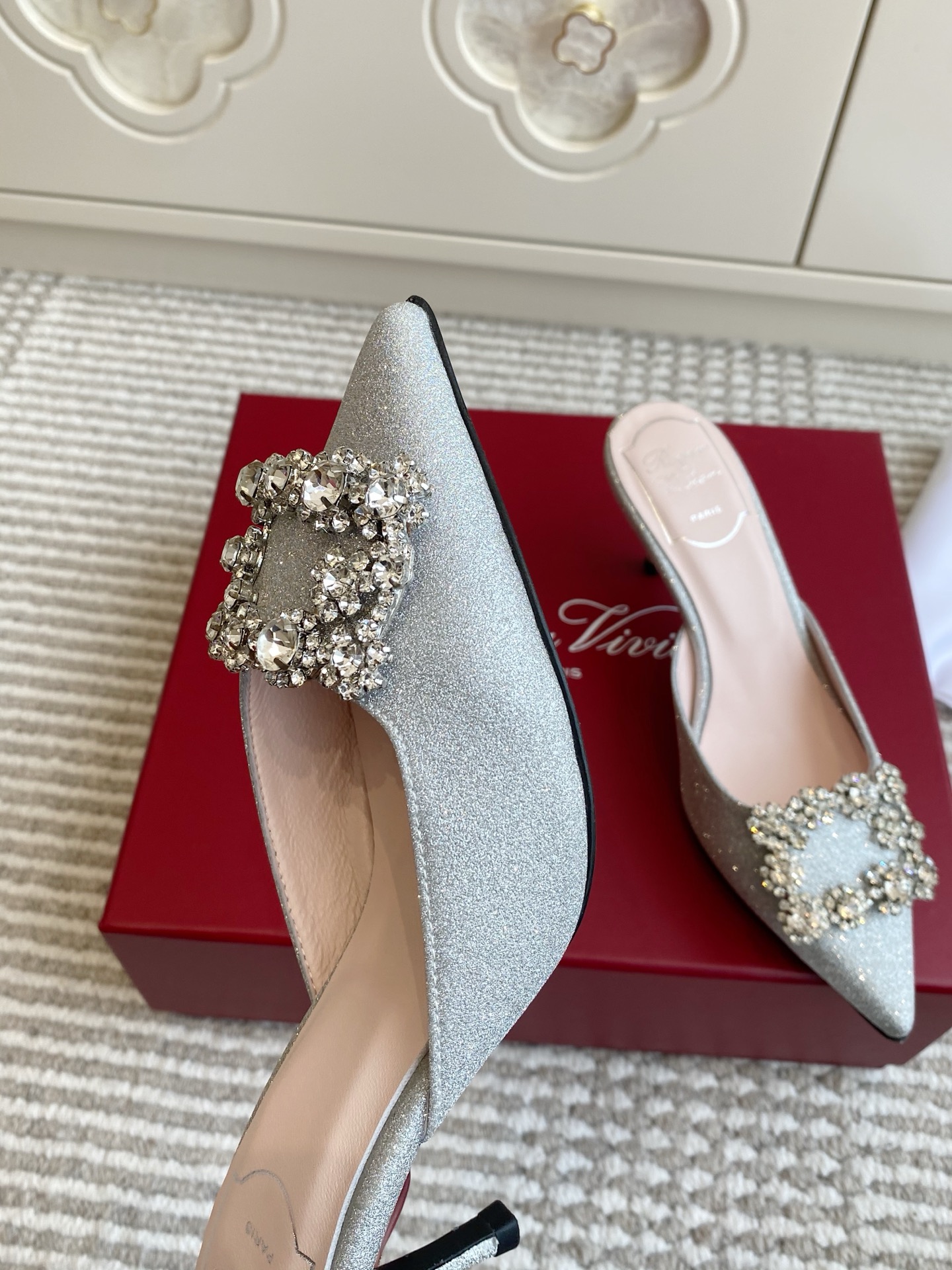 Roger Vivier Efflorescence Muller Silk Slippers – Elegant and Handmade for Important Events - 图片 5