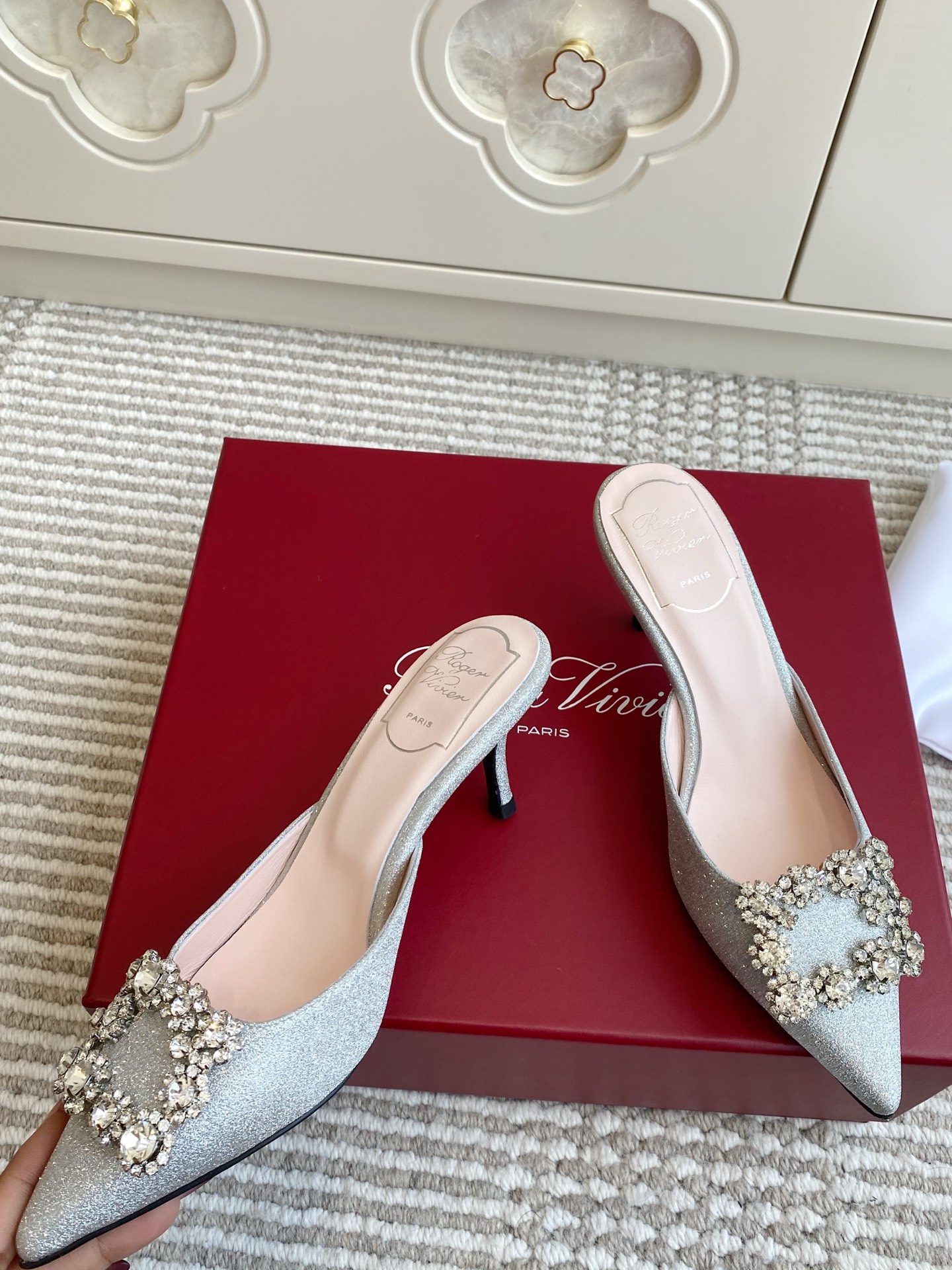 Roger Vivier Efflorescence Muller Silk Slippers – Elegant and Handmade for Important Events - 图片 1
