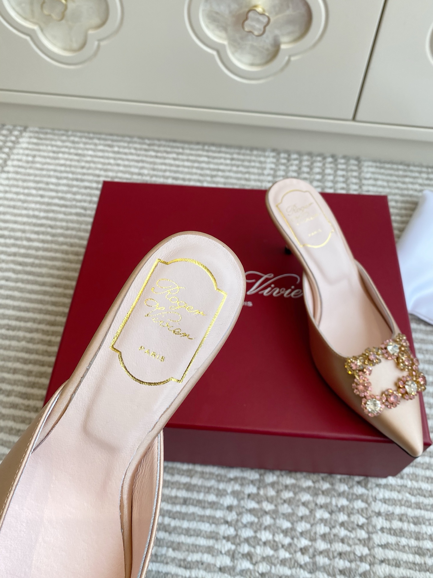 Roger Vivier Efflorescence Silk Muller Slippers: Elegant Handmade Statement Shoes for Special Events - 图片 7