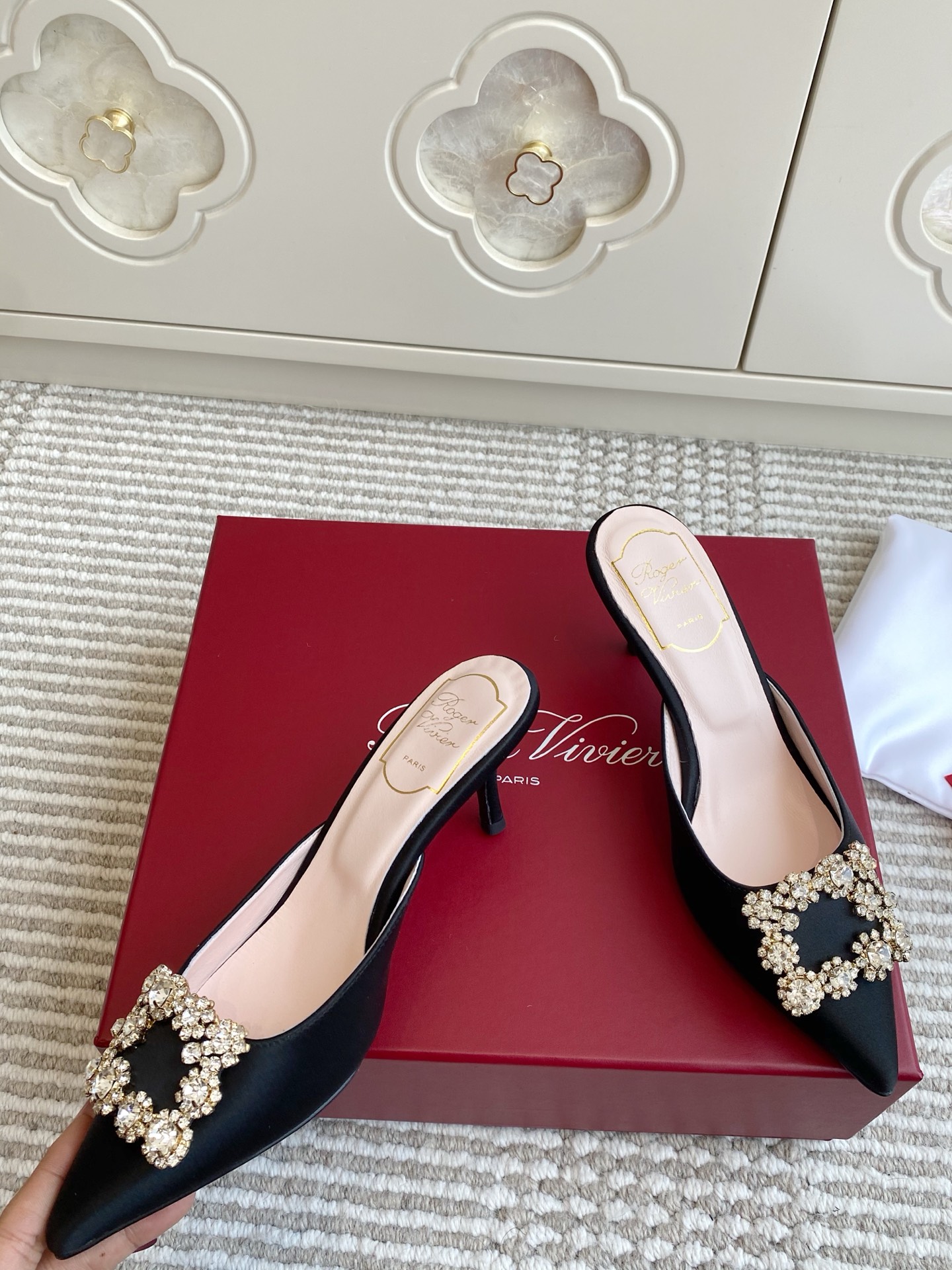 Efflorescence Muller Silk Slippers – Elegant Handmade Shoes for Important Events