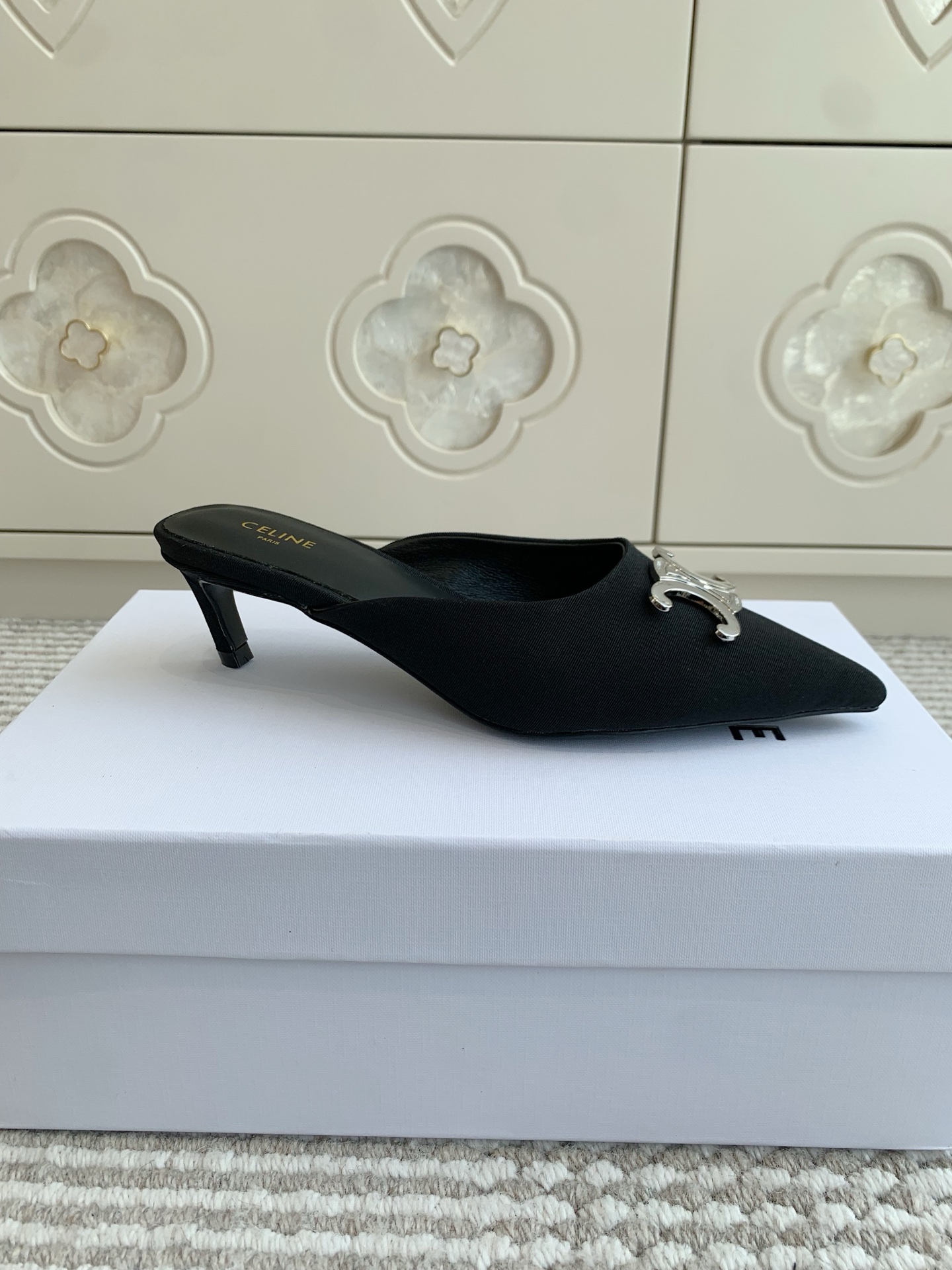 2025 SS Celine Selin Collection: Mueller Cat Slippers with Thin Heels - 图片 3