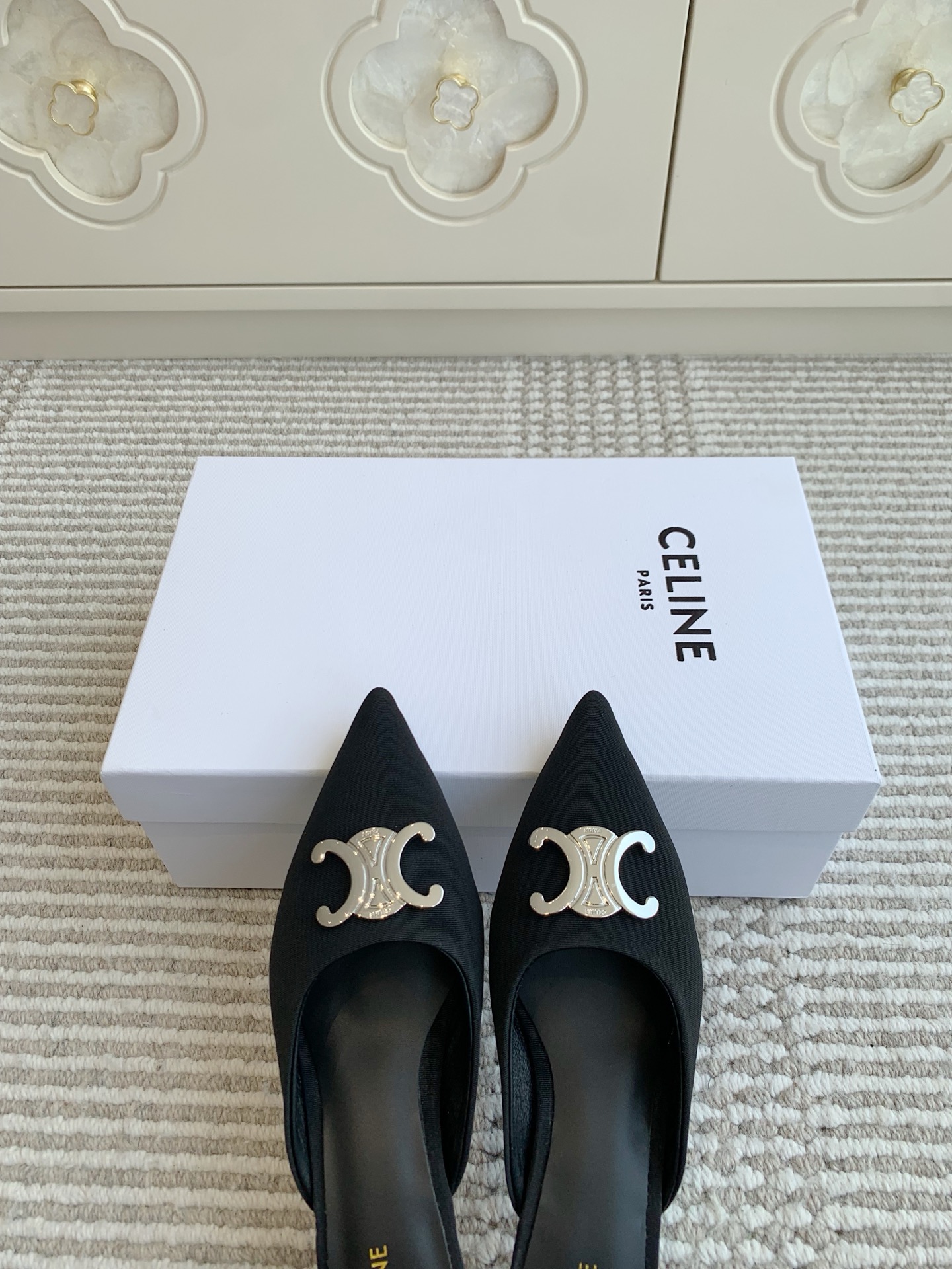 2025 SS Celine Selin Collection: Mueller Cat Slippers with Thin Heels - 图片 5
