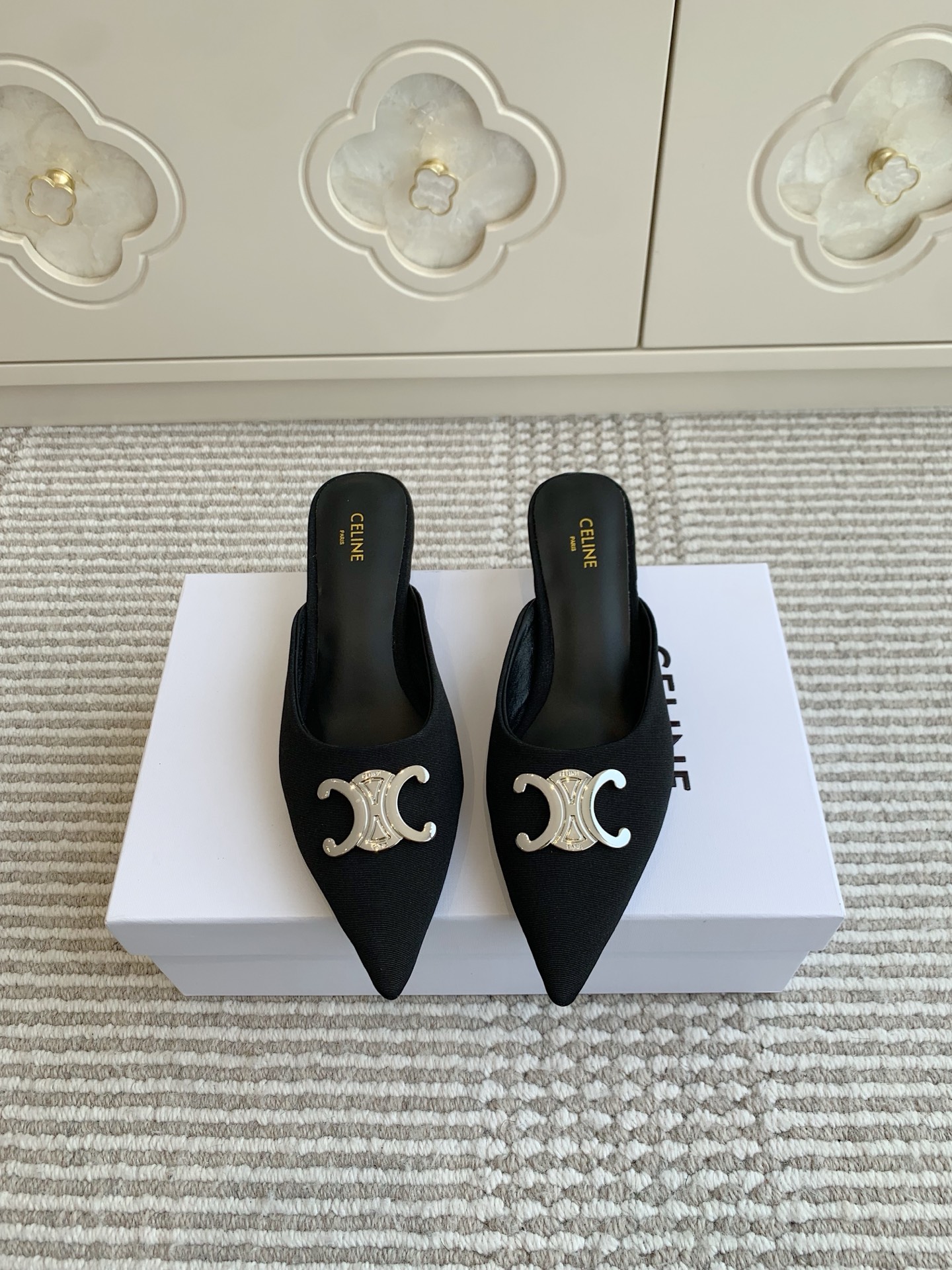 2025 SS Celine Selin Collection: Mueller Cat Slippers with Thin Heels - 图片 9
