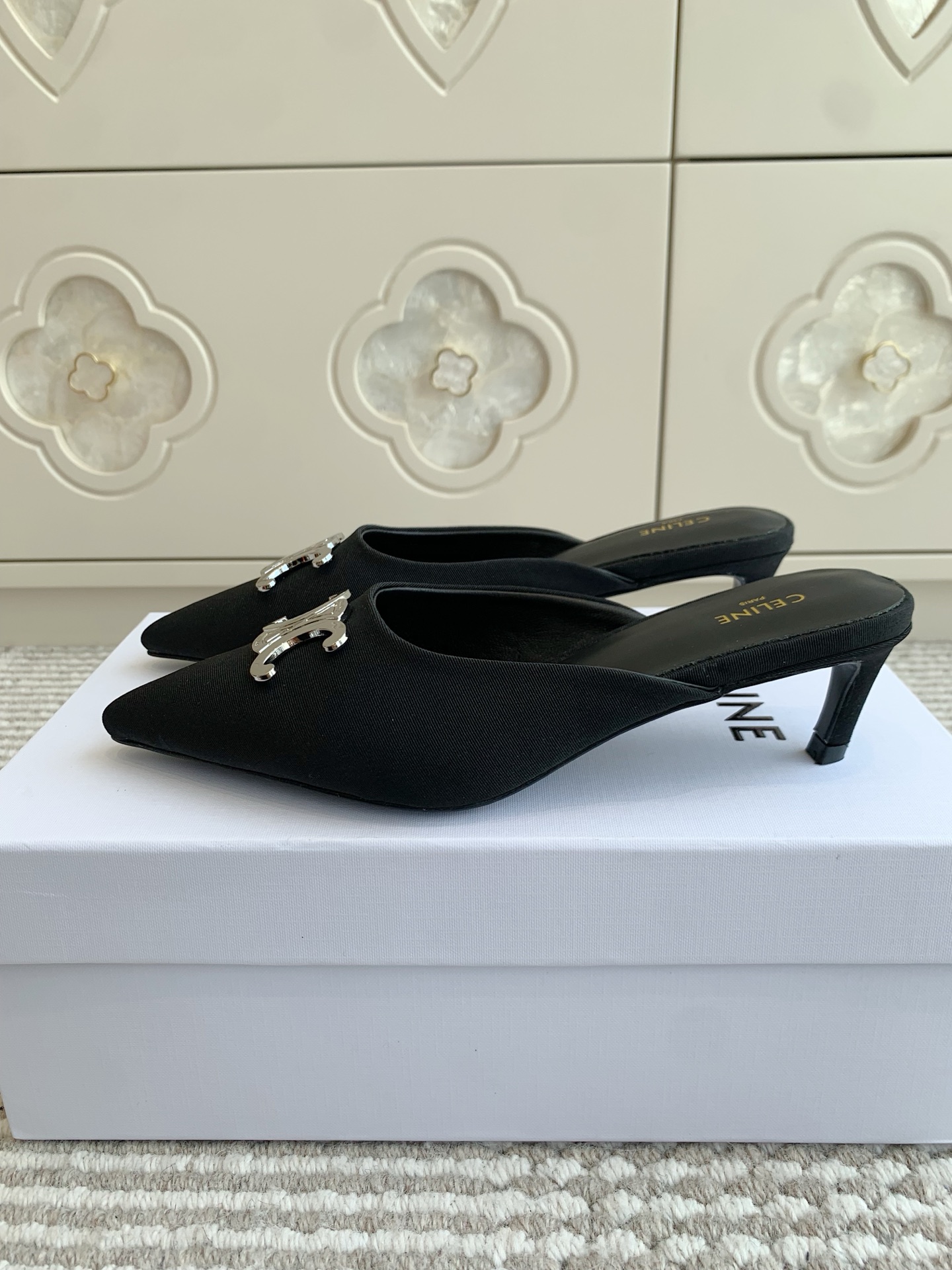 2025 SS Celine Selin Collection: Mueller Cat Slippers with Thin Heels - 图片 2