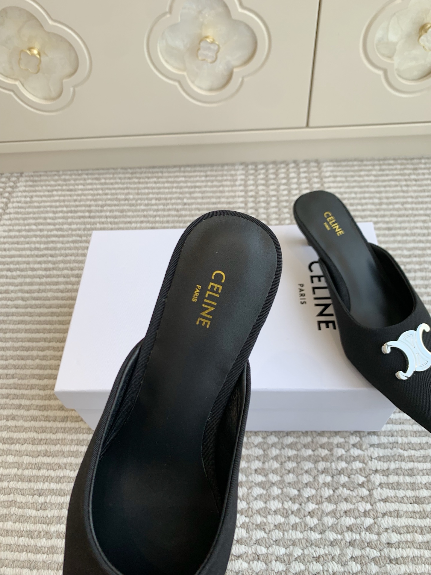 2025 SS Celine Selin Collection: Mueller Cat Slippers with Thin Heels - 图片 6