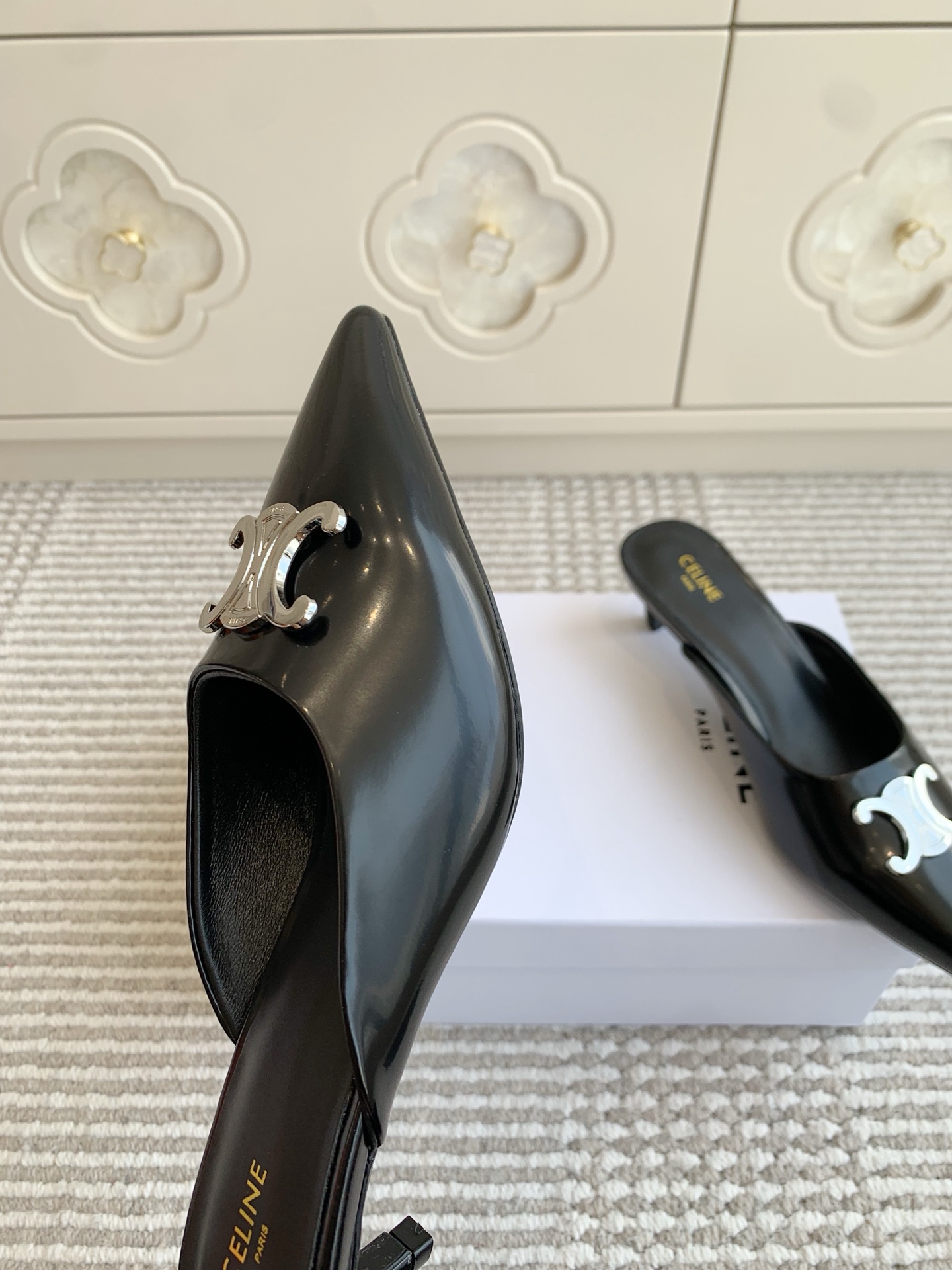 2025 SS Celine Selin Collection: Stylish Shoes with Imported Materials and Unique Design - 图片 4