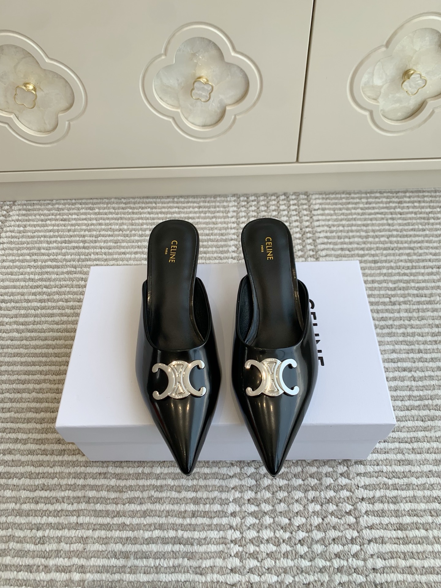 2025 SS Celine Selin Collection: Stylish Shoes with Imported Materials and Unique Design - 图片 9