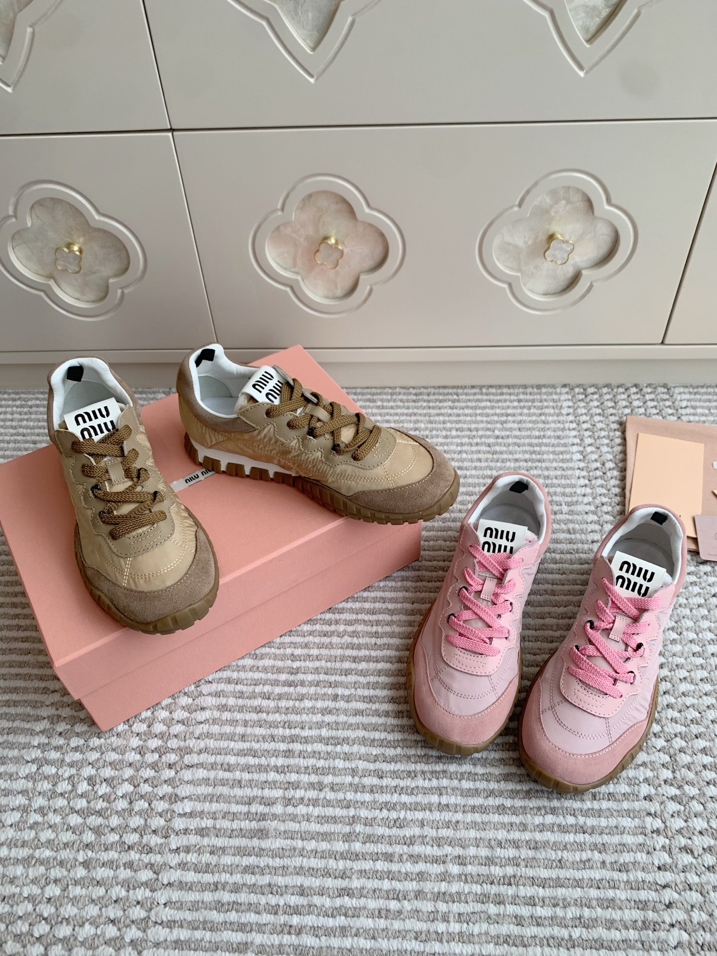 NO:445330,Miumiu·Die Training Shoes·35-40, Casual Shoes/Sneakers, Miumiu, Sneakers19860909Miumiu·德训鞋运动鞋·35-40,休闲鞋/运动鞋,miumiu,sneakers,Women's Shoes