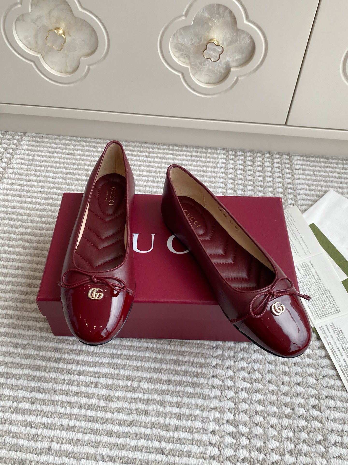 Custom-Made Skin Leather Ballet Shoes with GG Buttons – Batch 696 - 图片 3