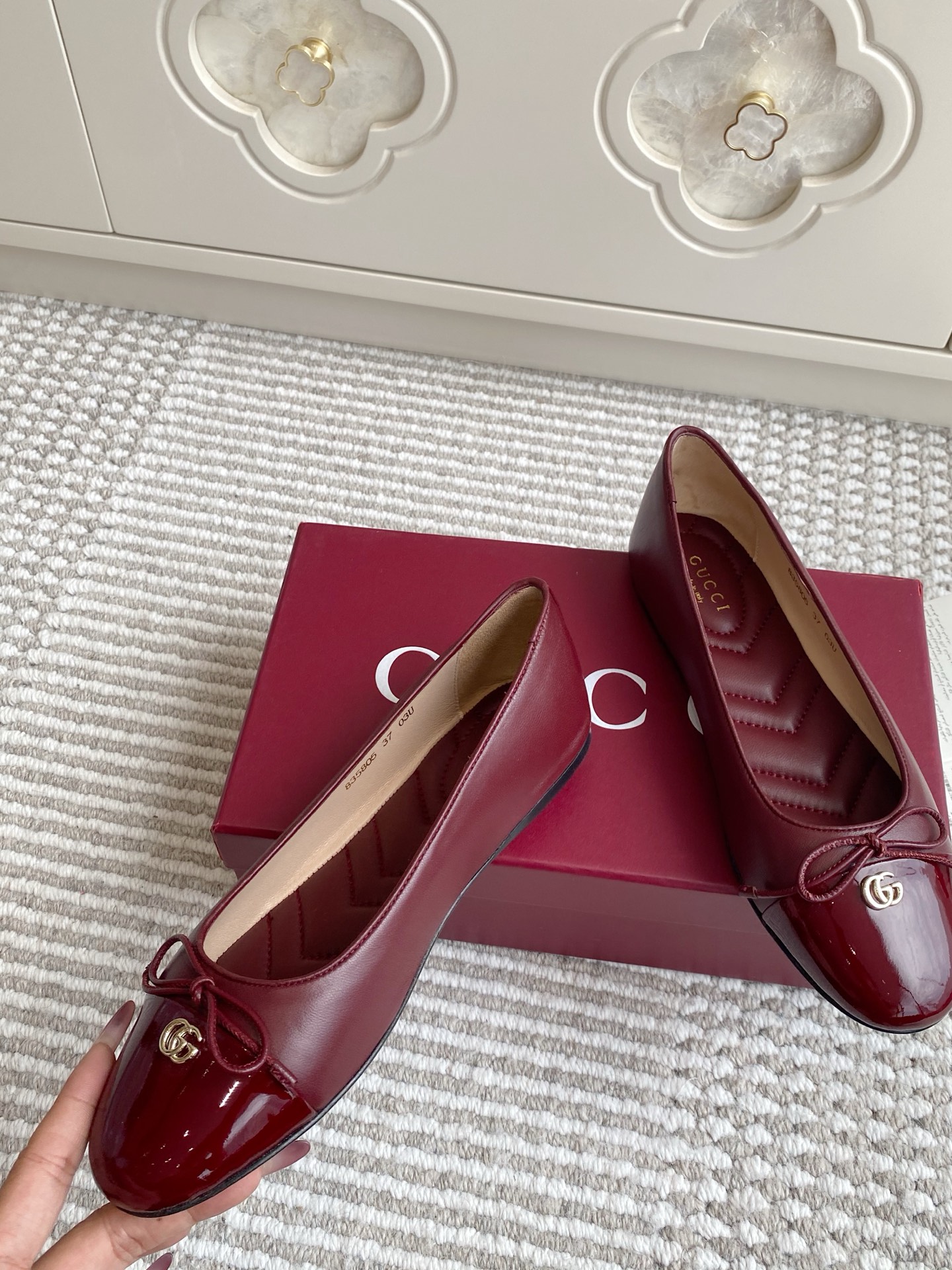 Custom-Made Skin Leather Ballet Shoes with GG Buttons – Batch 696 - 图片 4
