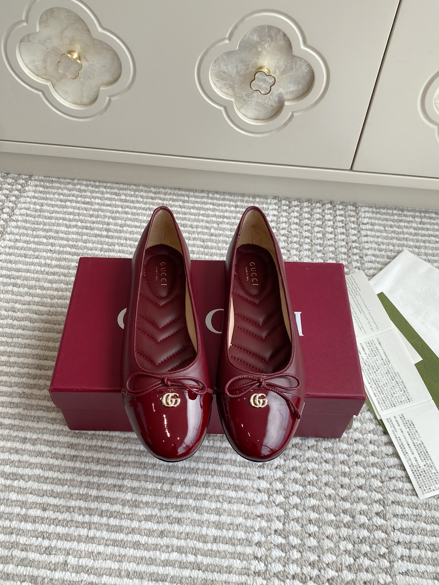Custom-Made Skin Leather Ballet Shoes with GG Buttons – Batch 696 - 图片 1