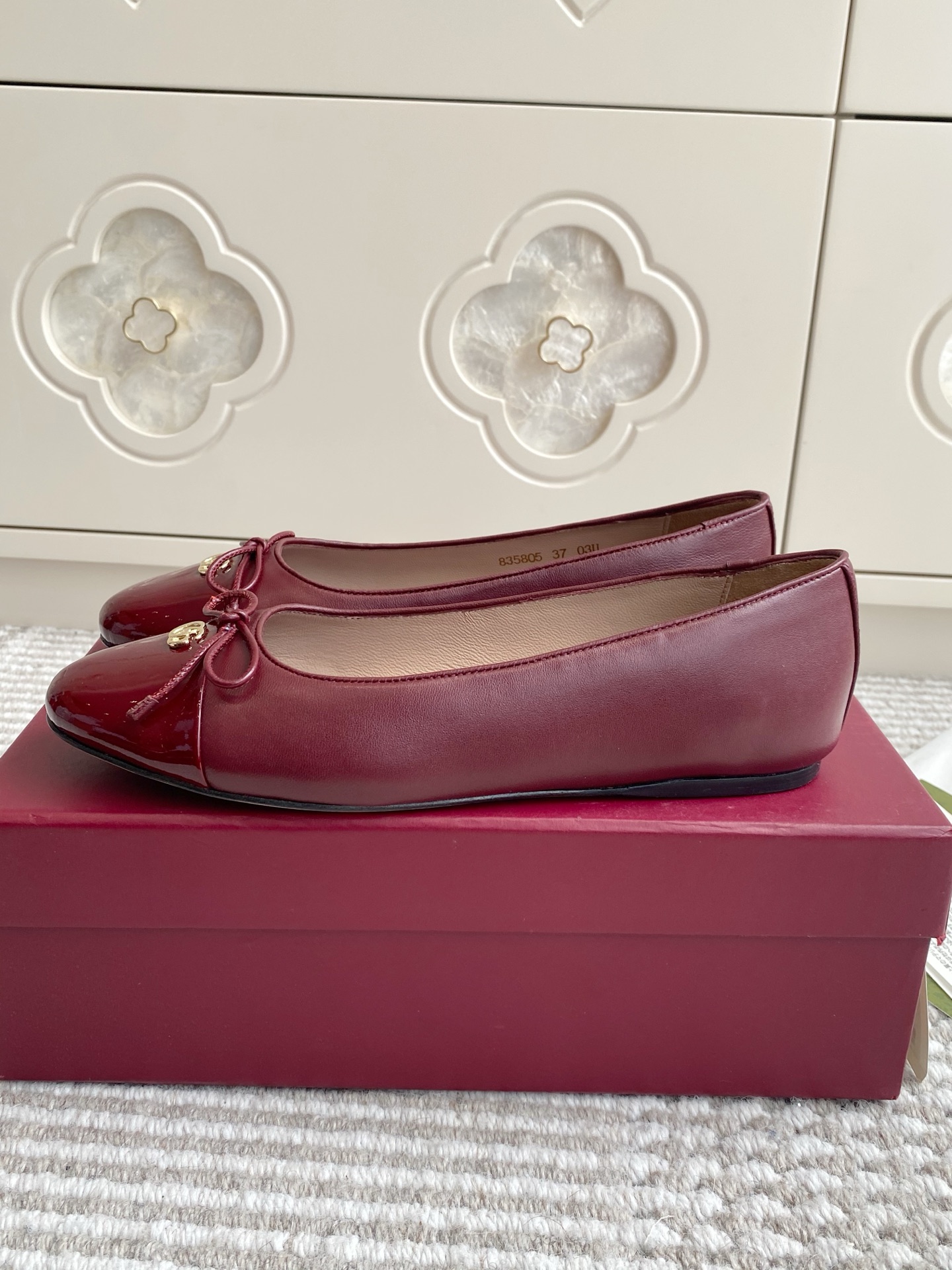 Custom-Made Skin Leather Ballet Shoes with GG Buttons – Batch 696 - 图片 2