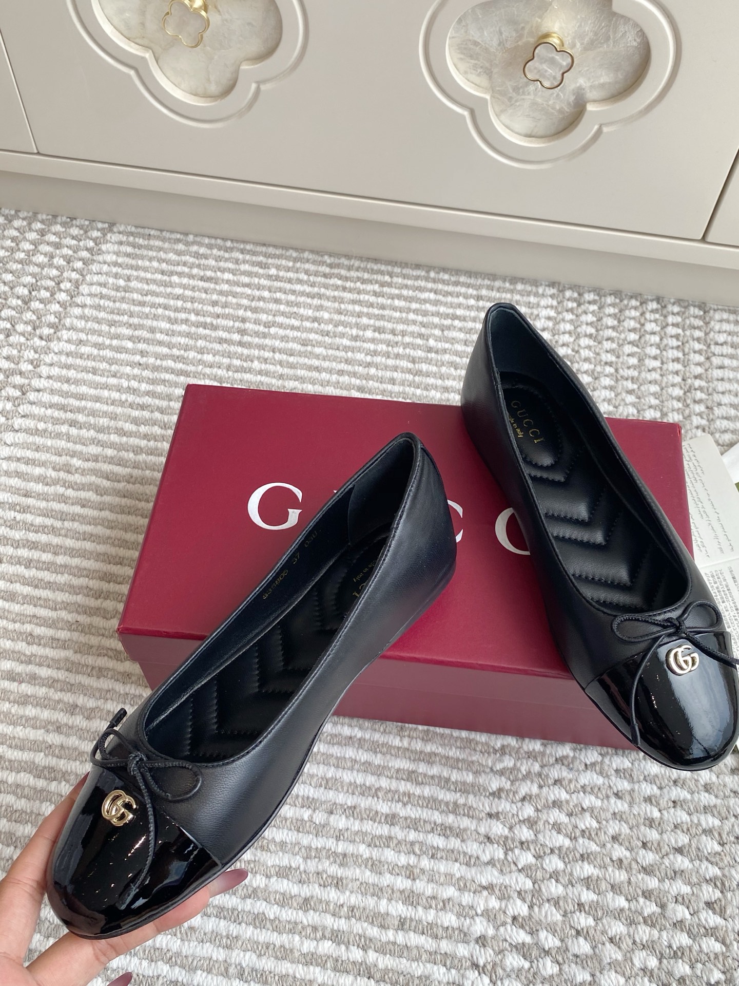 Stylish Custom-Made Ballet Shoes with Gold Double-G Fittings – Batch 696 - 图片 5