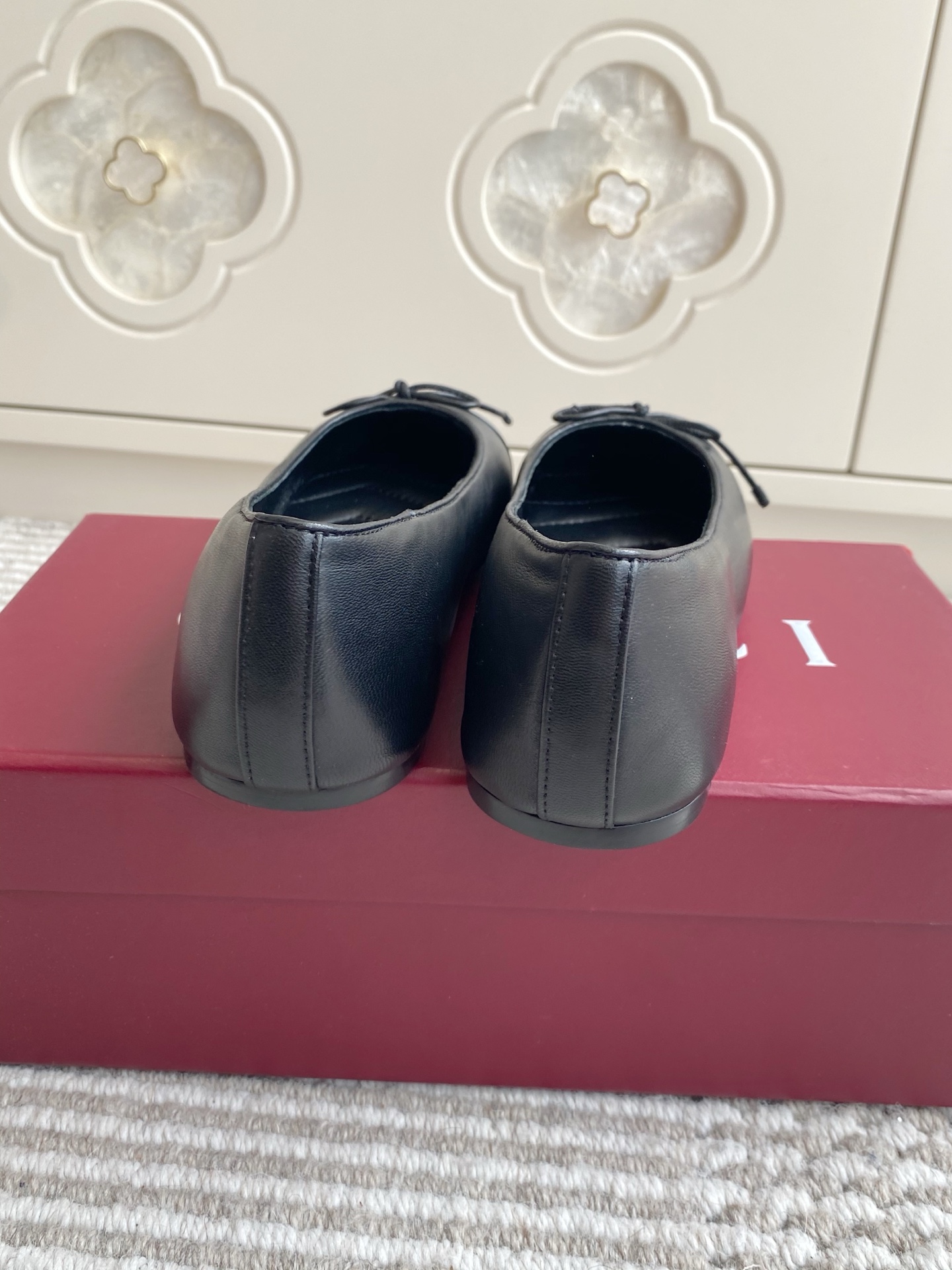 Stylish Custom-Made Ballet Shoes with Gold Double-G Fittings – Batch 696 - 图片 9
