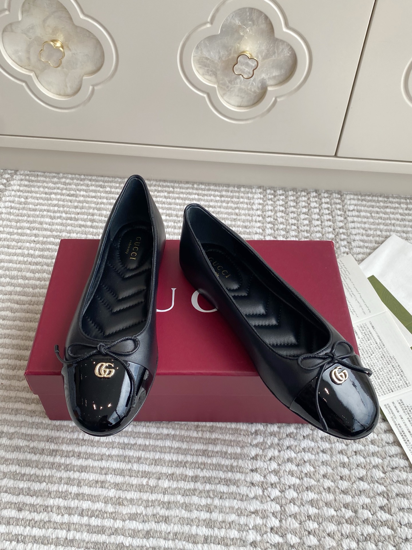 Stylish Custom-Made Ballet Shoes with Gold Double-G Fittings – Batch 696 - 图片 2