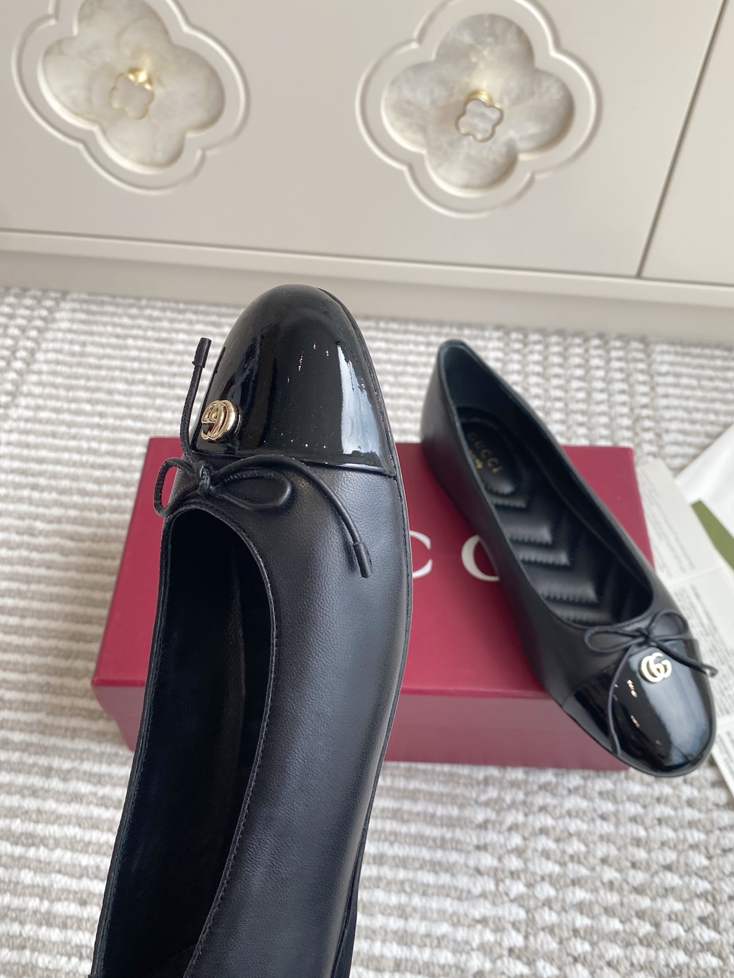 Stylish Custom-Made Ballet Shoes with Gold Double-G Fittings – Batch 696 - 图片 8