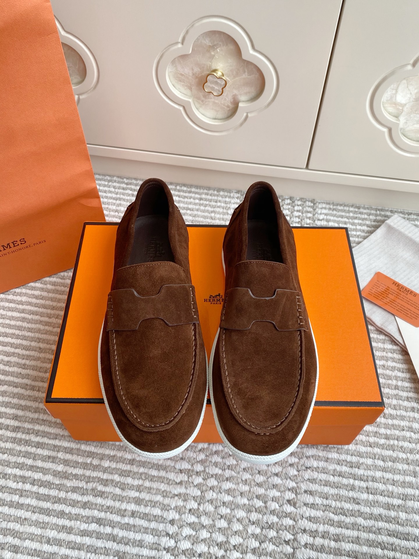 NO:629657,First batch of women, men, Hermes, Hermes H family, couples, casual and lightweight loafers, top quality, classic 'H'-shaped upper, rubber sole, comfortable style to create casual urban style, custom-imported Yangjing, original molded outsole, size female 35-41, male 39-45, loafers, hermes, hermes, loafers, sheep19860909批女 男 Hermes 爱马仕H家 情侣·休闲轻便乐福鞋 顶级品质 经典“H”型鞋面 橡胶鞋底 款式穿着感受舒适 打造休闲都市风格 定制进口羊京 原版开模大底 size女35-41 男39-45,乐福鞋,hermes,hermes,loafers,sheep,Women's Shoes