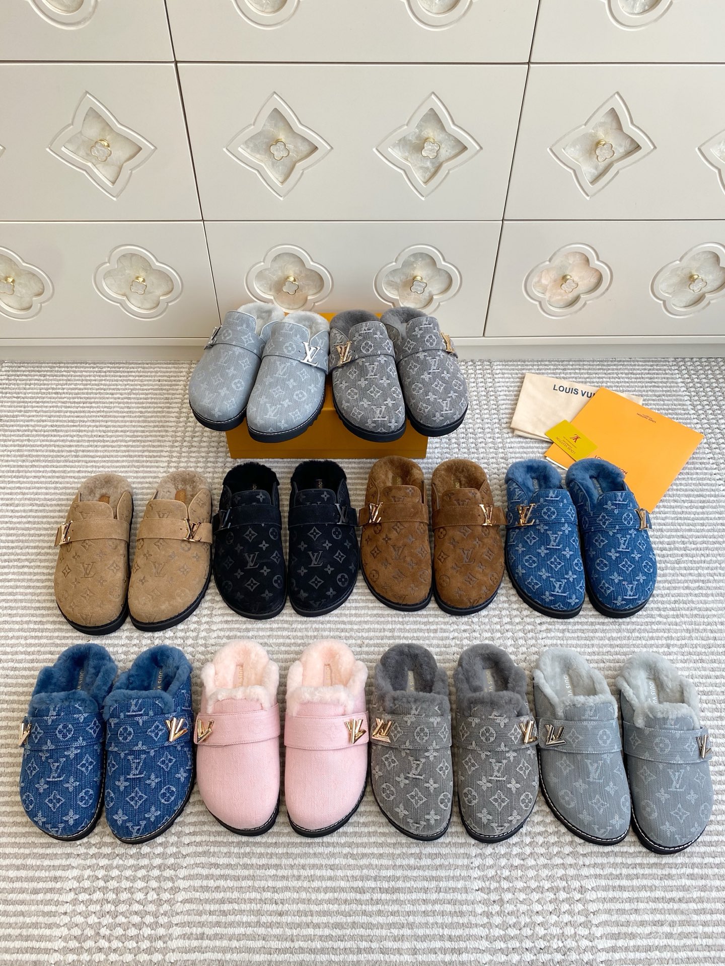 NO:645564,LV·Couple Muller toe-cap fur slippers·35-46, half-slip fur slippers, louis vuitton, slippers19860909LV·情侣穆勒包头毛毛拖鞋·35-46,半拖毛毛鞋,louis vuitton,slippers,Women's Shoes