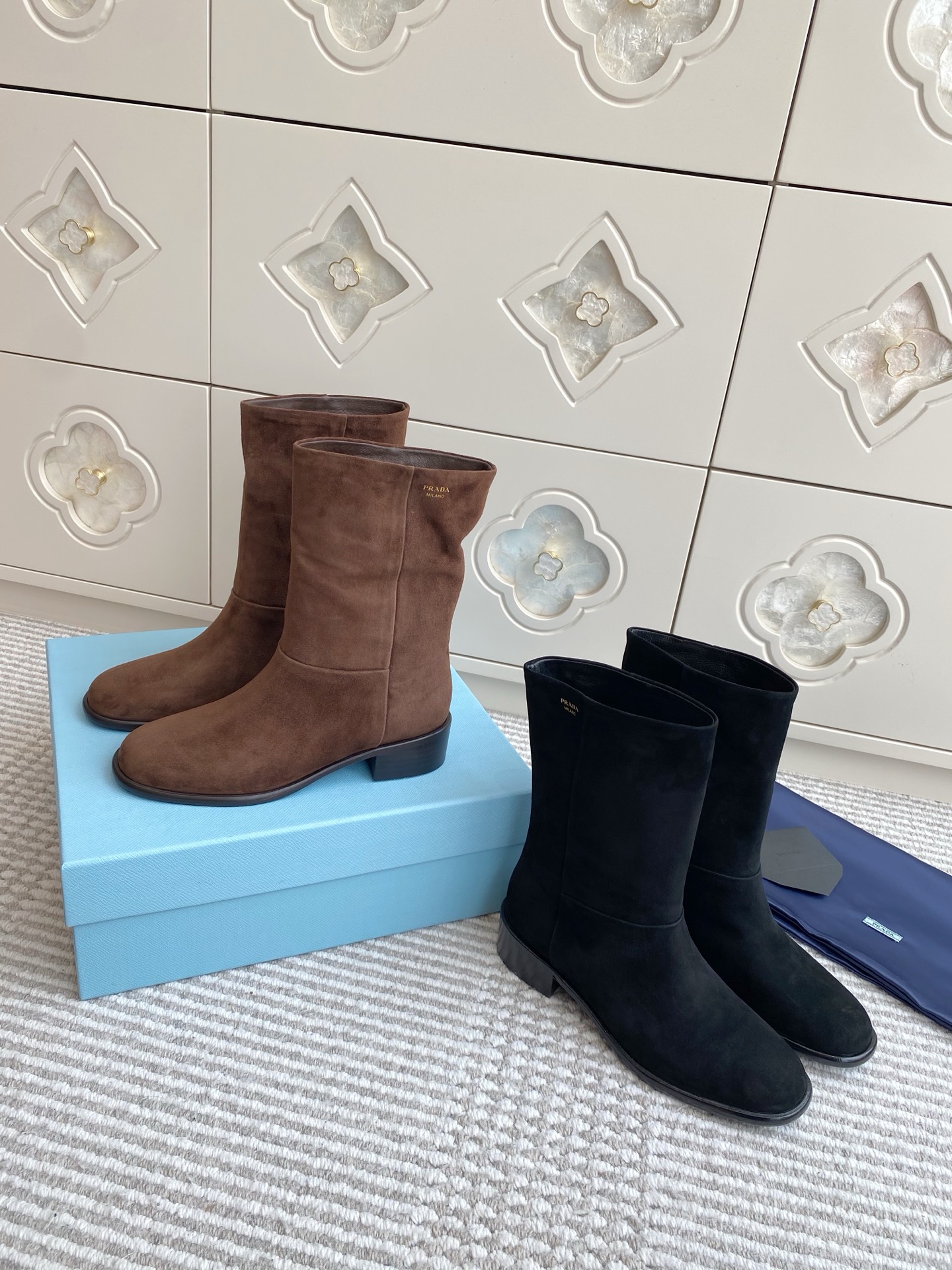 NO:488320,rada·New suede boots·34-41, boots, prada, boots, chamois leather19860909rada·新品麂皮短靴·34-41,靴子,prada,boots,chamois leather,Women's Shoes