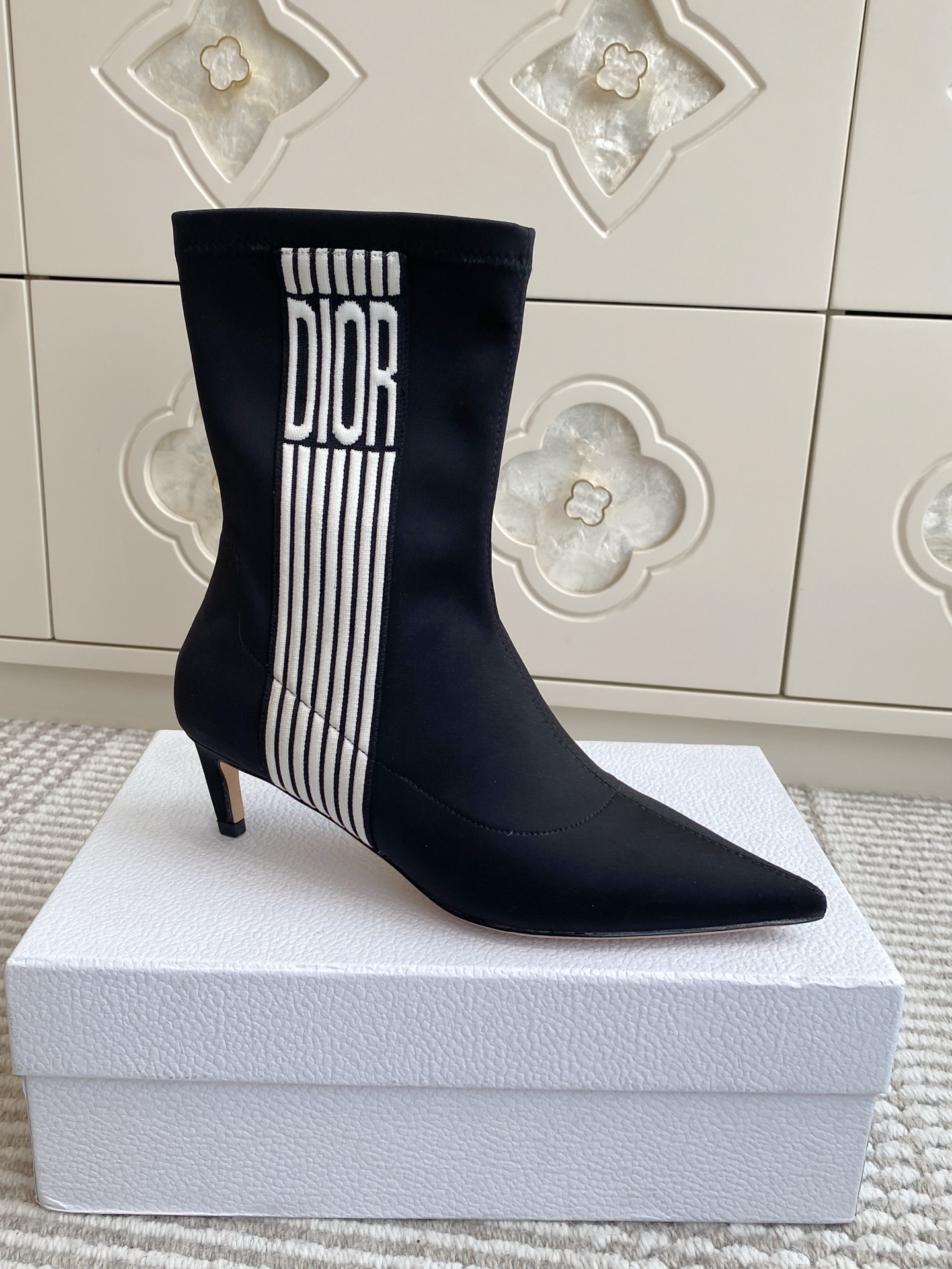 Dior 迪奥〰️秋冬新款🆕Optical-D刺绣织带弹力高筒靴 瘦腿女靴 ✔️明星同款CD字母logo立体刺绣提花Gr Dior 迪奥〰️秋冬新款🆕Optical-D刺绣织带弹力高筒靴 瘦腿女靴 ✔️明星同款CD字母logo立体刺绣提花Gr