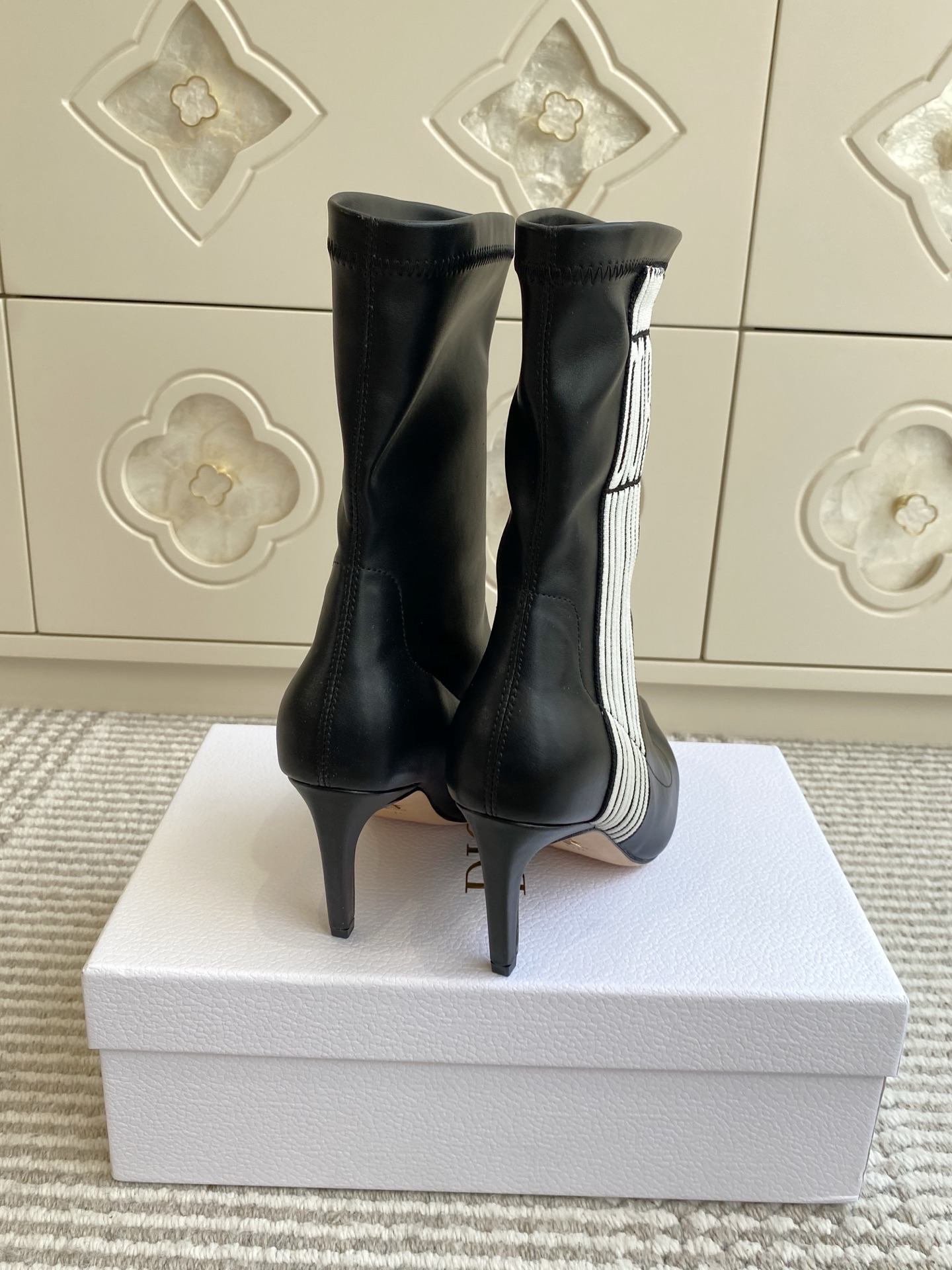 Dior 迪奥〰️秋冬新款🆕Optical-D刺绣织带弹力高筒靴 瘦腿女靴 ✔️明星同款CD字母logo立体刺绣提花Gr Dior 迪奥〰️秋冬新款🆕Optical-D刺绣织带弹力高筒靴 瘦腿女靴 ✔️明星同款CD字母logo立体刺绣提花Gr