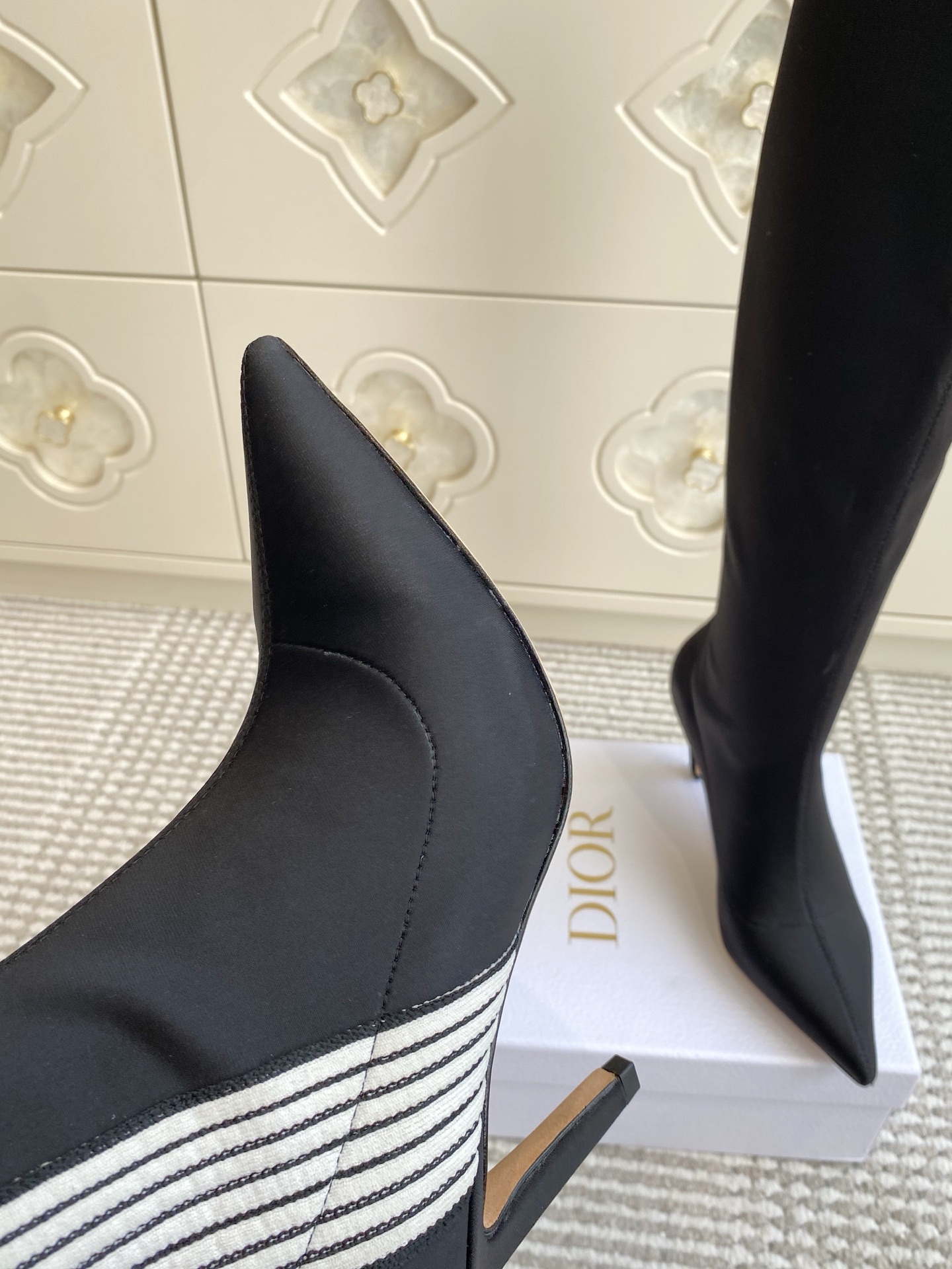 Dior 迪奥〰️秋冬新款🆕Optical-D刺绣织带弹力高筒靴 瘦腿女靴 ✔️明星同款CD字母logo立体刺绣提花Gr Dior 迪奥〰️秋冬新款🆕Optical-D刺绣织带弹力高筒靴 瘦腿女靴 ✔️明星同款CD字母logo立体刺绣提花Gr