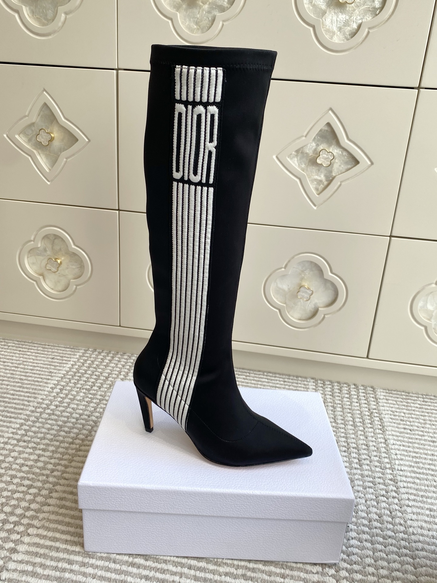 Dior 迪奥〰️秋冬新款🆕Optical-D刺绣织带弹力高筒靴 瘦腿女靴 ✔️明星同款CD字母logo立体刺绣提花Gr Dior 迪奥〰️秋冬新款🆕Optical-D刺绣织带弹力高筒靴 瘦腿女靴 ✔️明星同款CD字母logo立体刺绣提花Gr