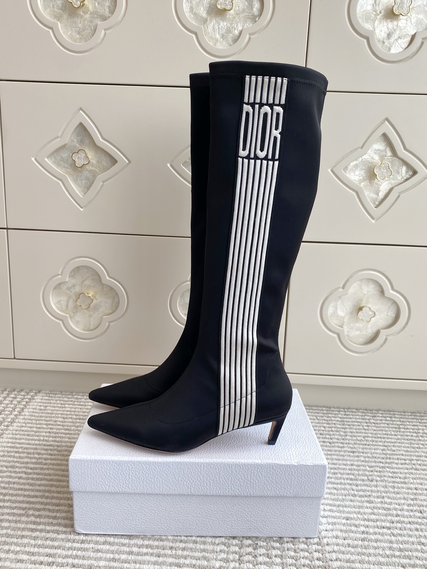 Dior 迪奥〰️秋冬新款🆕Optical-D刺绣织带弹力高筒靴 瘦腿女靴 ✔️明星同款CD字母logo立体刺绣提花Gr