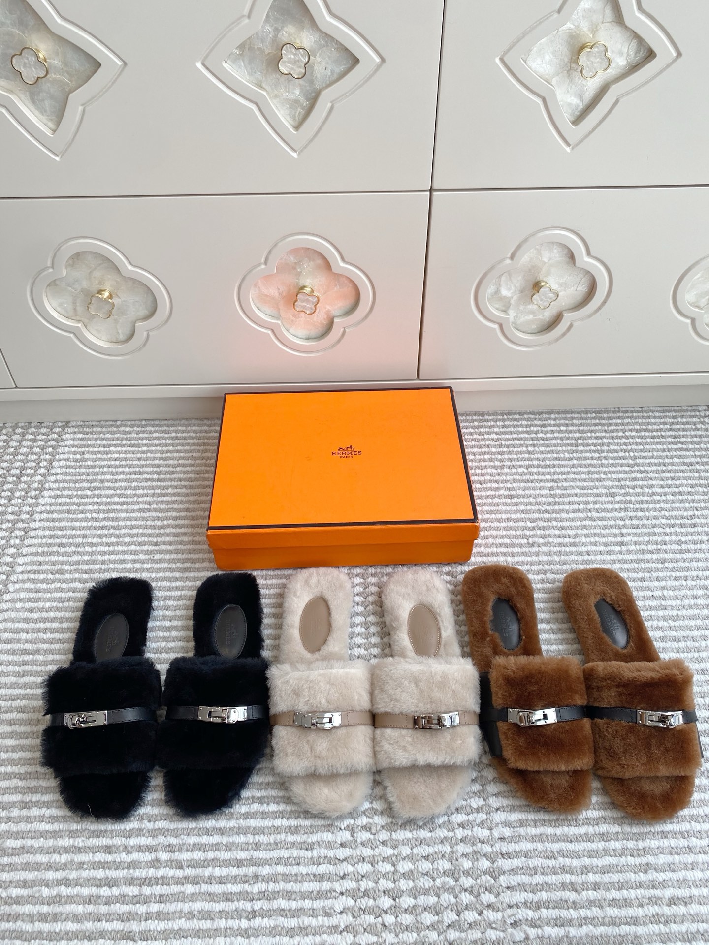 NO:543235,Hermes Kelly buttoned fur slippers 35-41, fur shoes slippers, hermes, slippers19860909Hermes·Kelly扣毛毛拖鞋·35-41,毛毛鞋拖鞋,hermes,slippers,Women's Shoes
