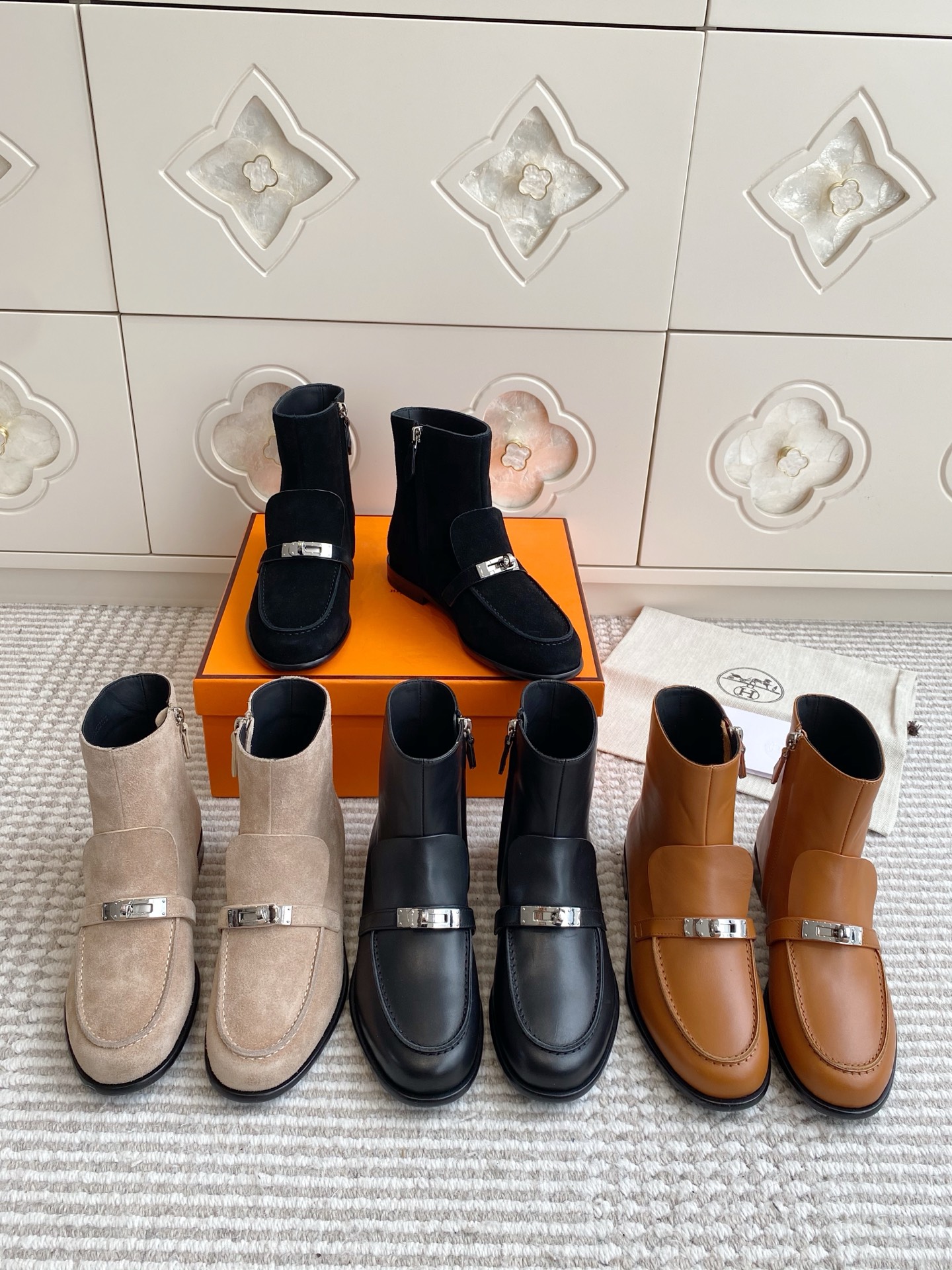 NO:543237,Hermes Kelly button boots 35-42, boots, hermes, boots19860909Hermes·Kelly扣短靴·35-42,靴子,hermes,boots,Women's Shoes