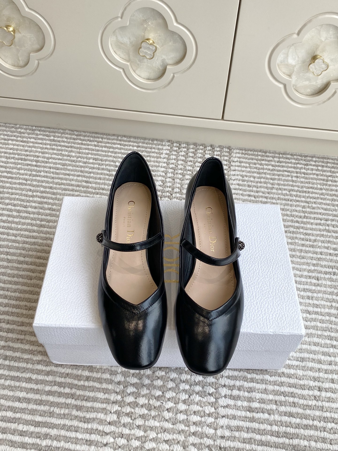 🐳Dior 迪奥 2025新款🆕D-New Ballet 粗跟圆头玛丽珍单鞋✔️材质：鞋面进口牛皱漆皮✔