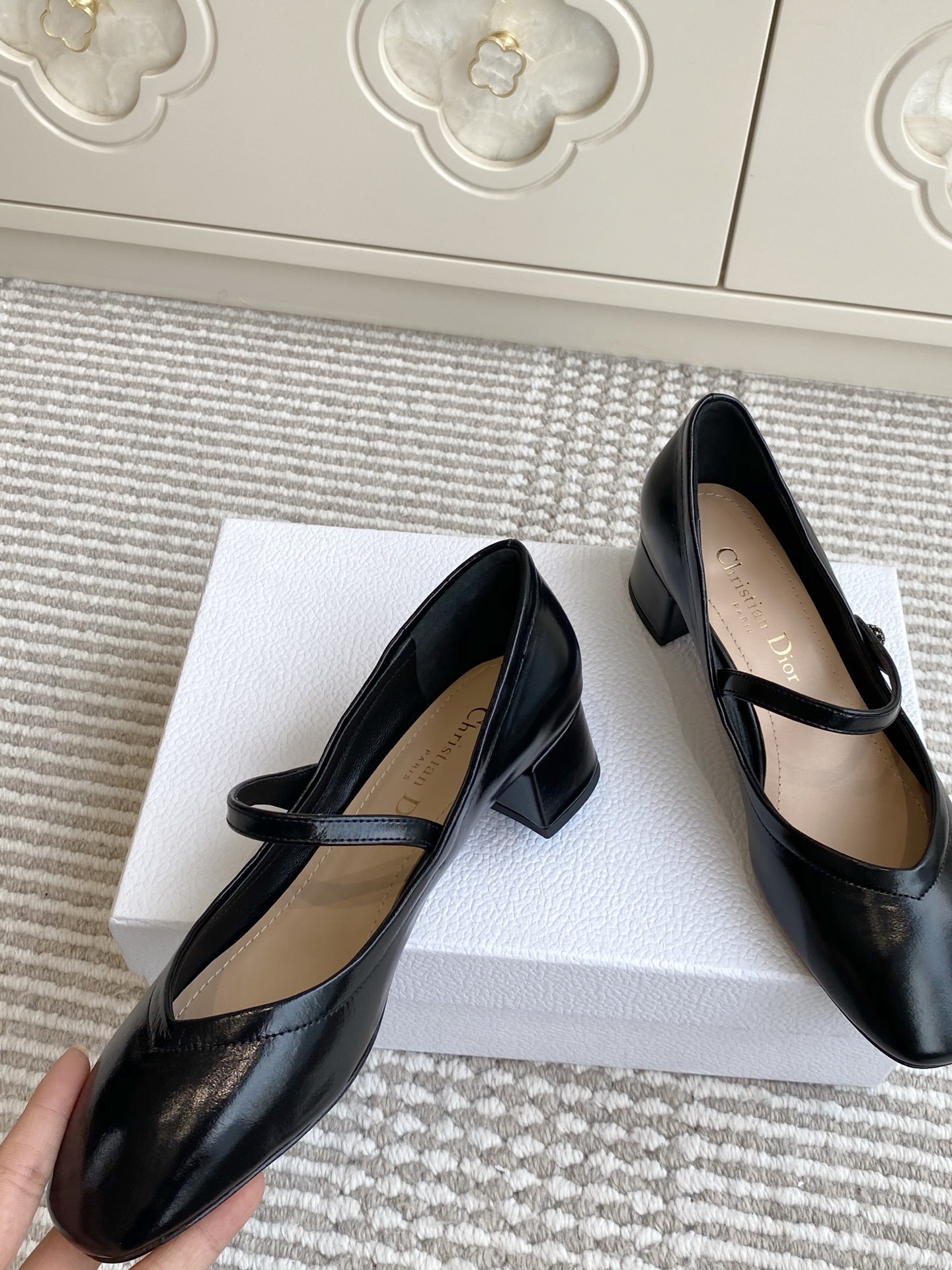 🐳Dior 迪奥 2025新款🆕D-New Ballet 粗跟圆头玛丽珍单鞋✔️材质：鞋面进口牛皱漆皮✔