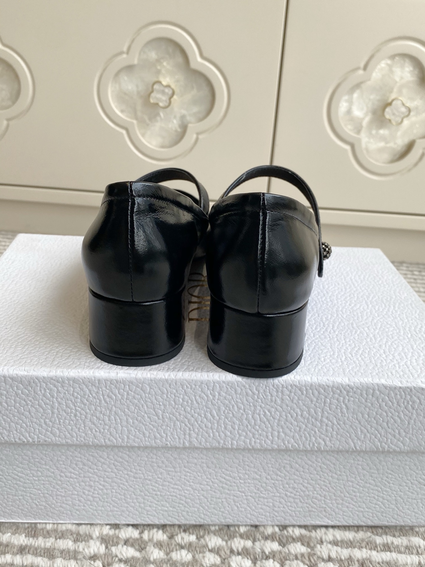 🐳Dior 迪奥 2025新款🆕D-New Ballet 粗跟圆头玛丽珍单鞋✔️材质：鞋面进口牛皱漆皮✔