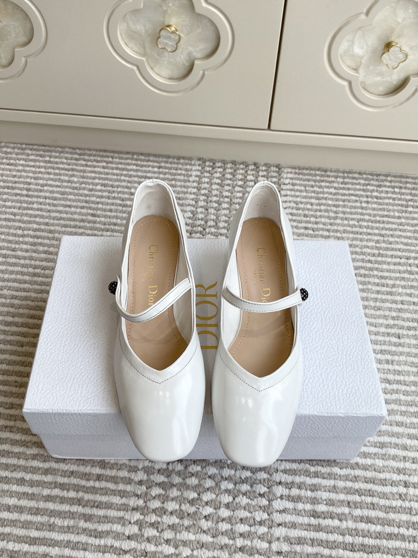 🐳Dior 迪奥 2025新款🆕D-New Ballet 粗跟圆头玛丽珍单鞋✔️材质：鞋面进口牛皱漆皮✔