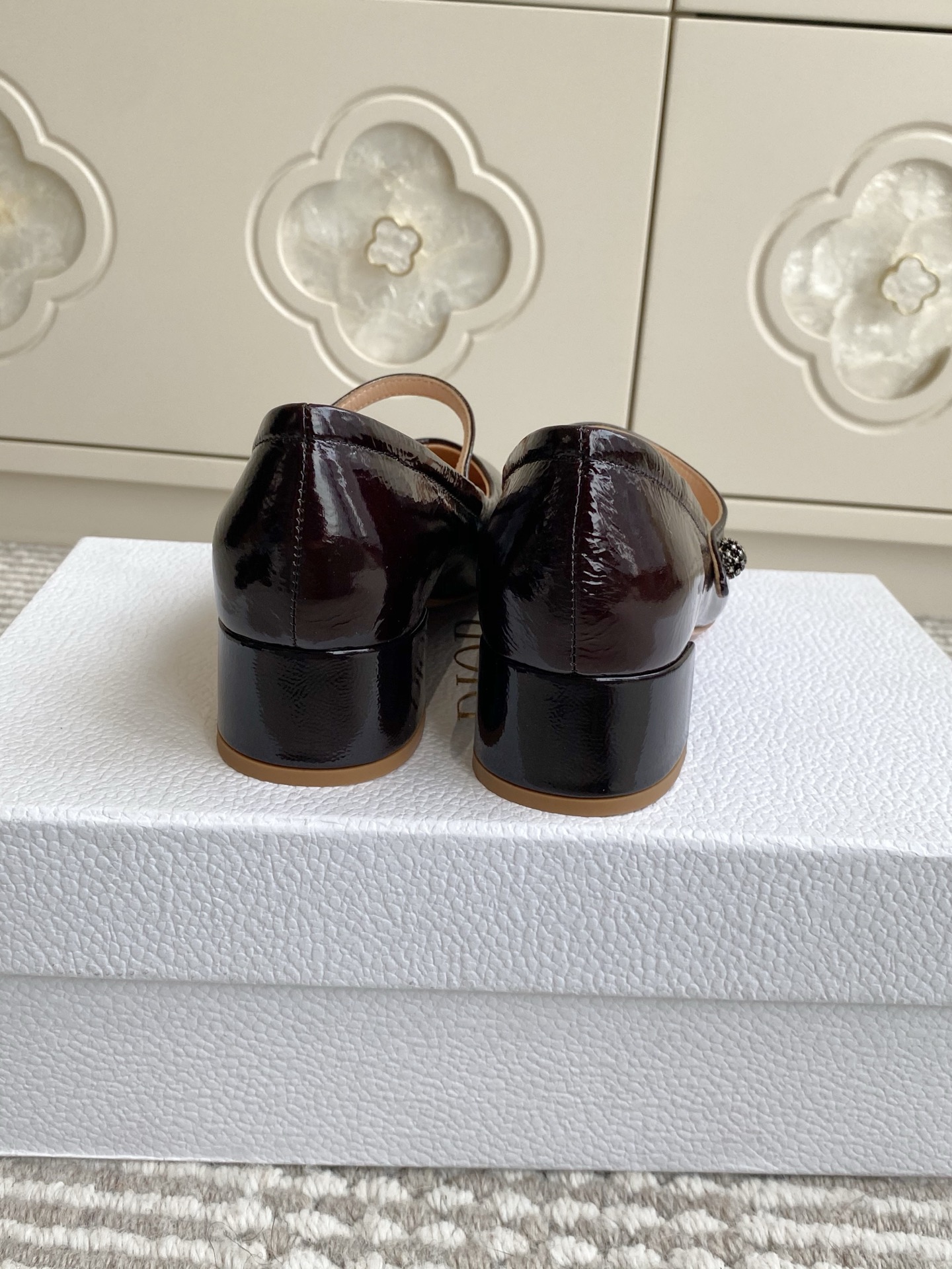 🐳Dior 迪奥 2025新款🆕D-New Ballet 粗跟圆头玛丽珍单鞋✔️材质：鞋面进口牛皱漆皮✔