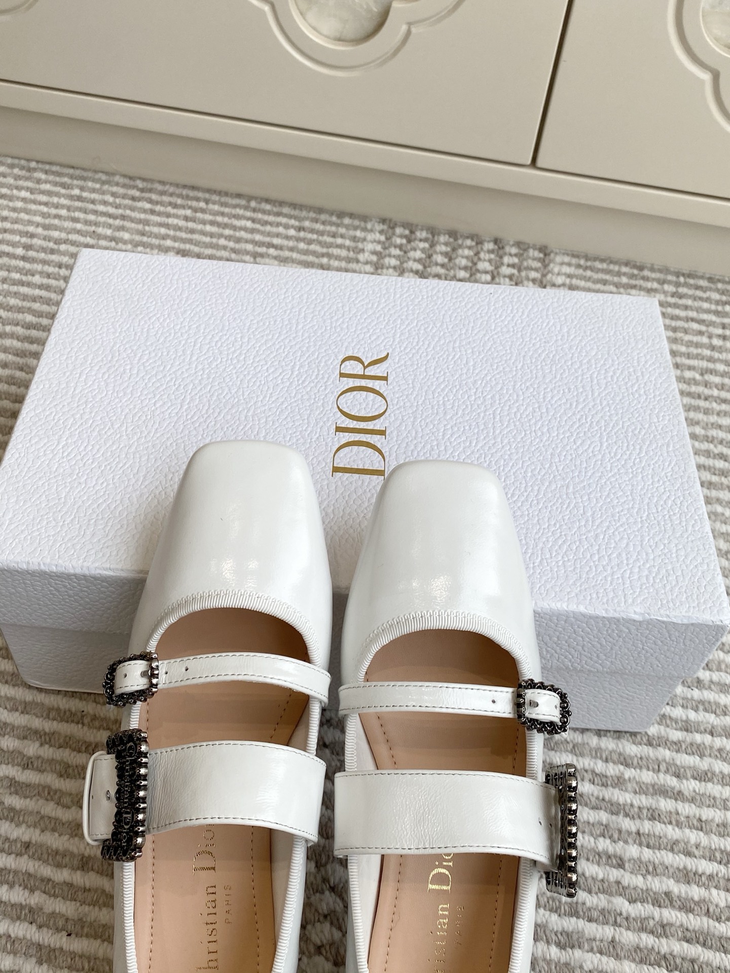 🐳Dior 迪奥 2025新款🆕D-New Ballet 粗跟圆头玛丽珍单鞋✔️材质：鞋面进口牛皱漆皮✔