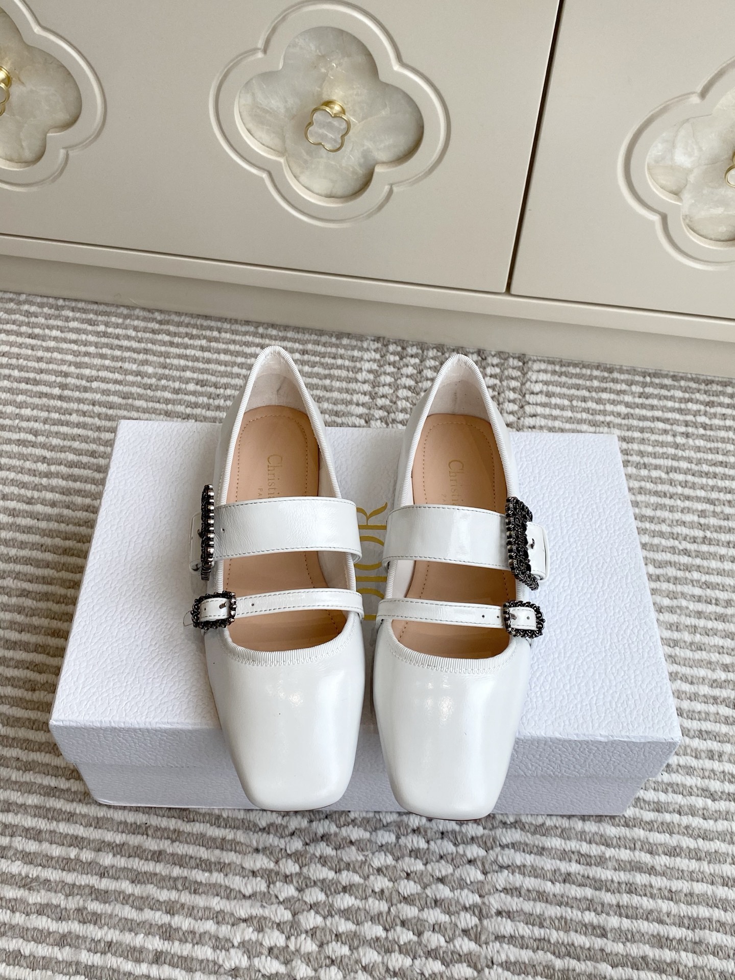 🐳Dior 迪奥 2025新款🆕D-New Ballet 粗跟圆头玛丽珍单鞋✔️材质：鞋面进口牛皱漆皮✔