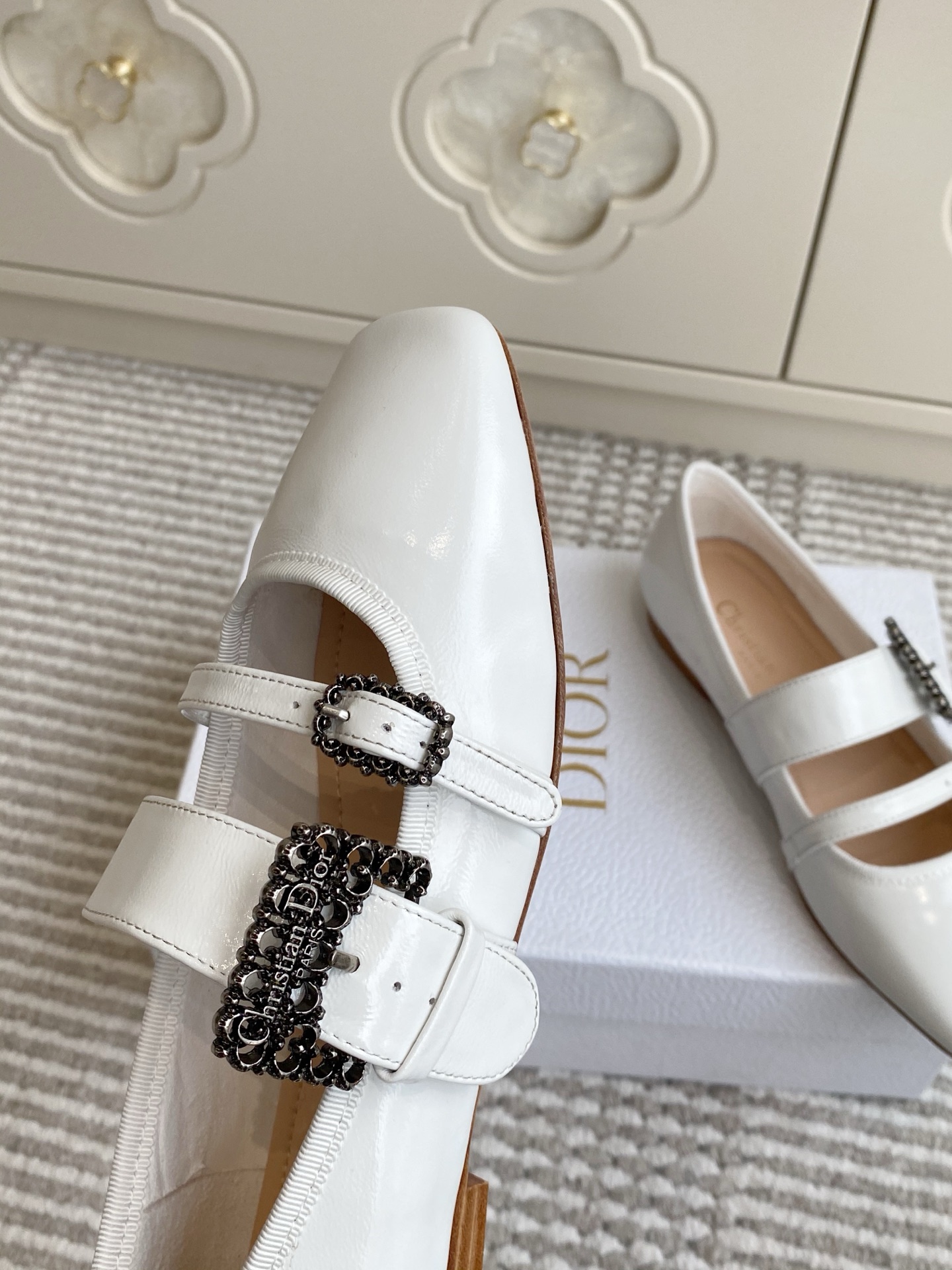 🐳Dior 迪奥 2025新款🆕D-New Ballet 粗跟圆头玛丽珍单鞋✔️材质：鞋面进口牛皱漆皮✔