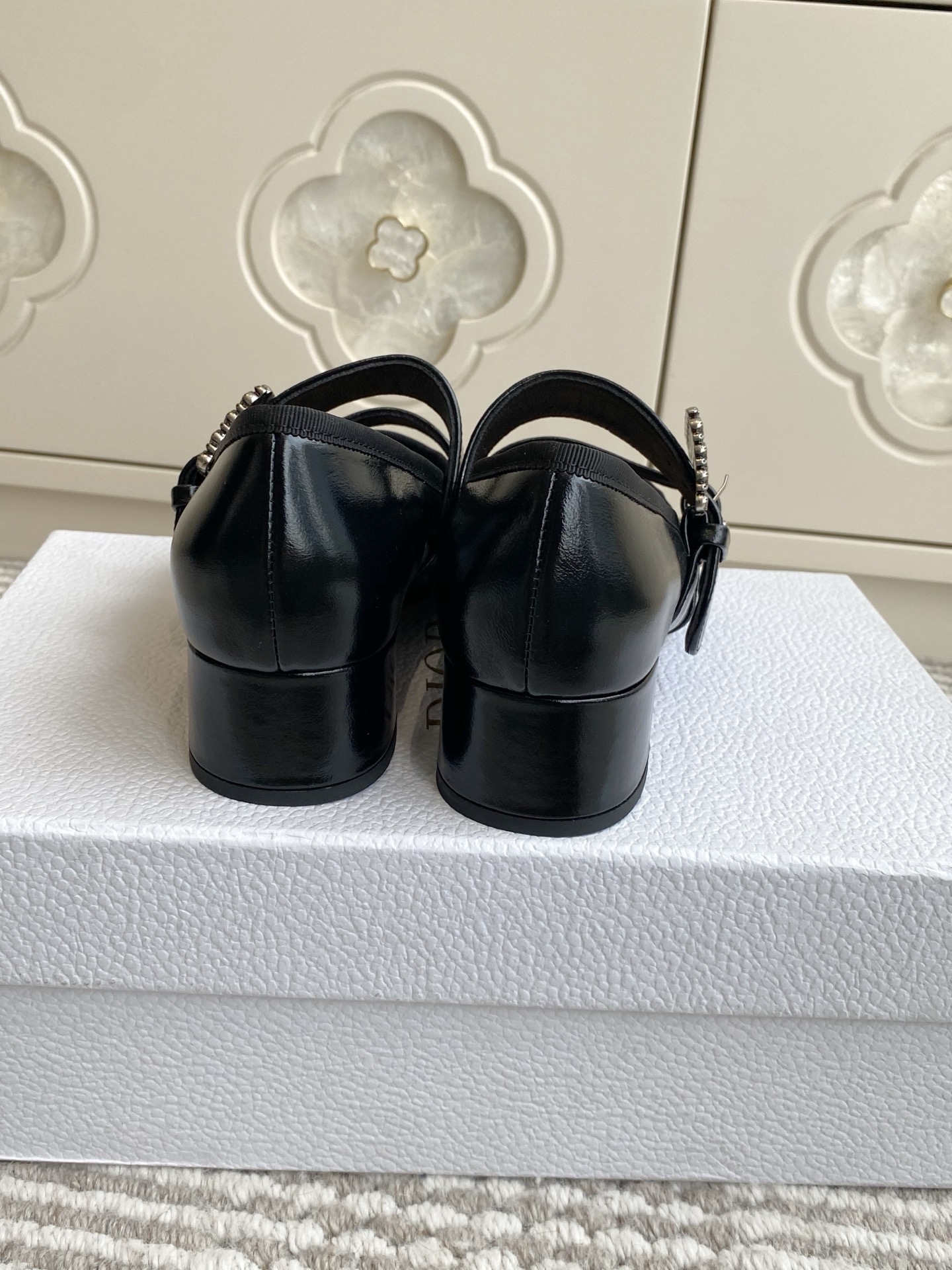 🐳Dior 迪奥 2025新款🆕D-New Ballet 粗跟圆头玛丽珍单鞋✔️材质：鞋面进口牛皱漆皮✔