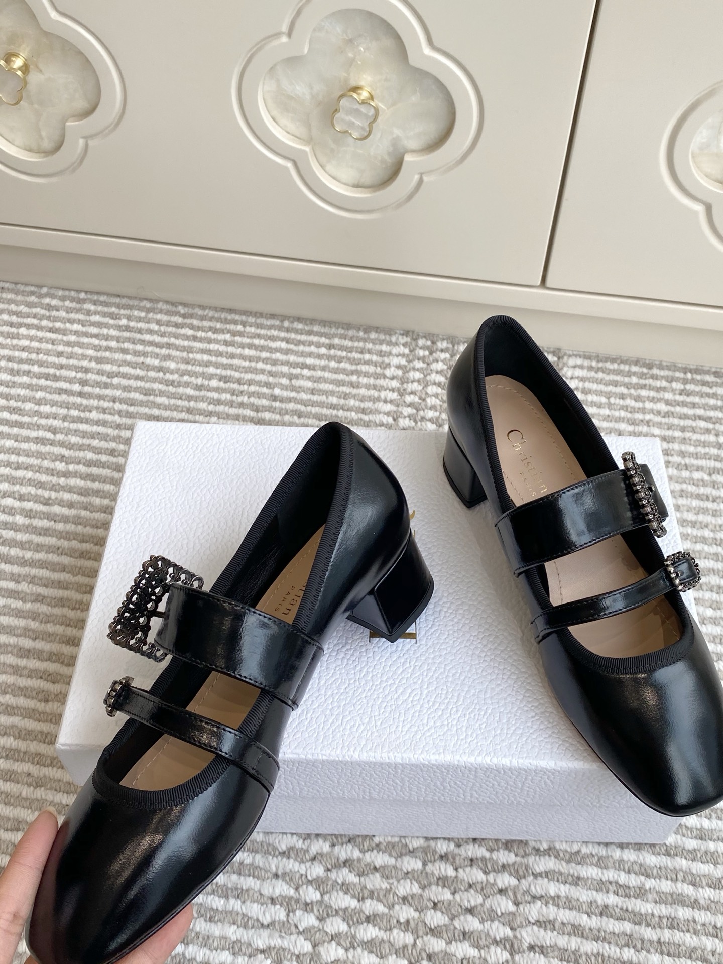 🐳Dior 迪奥 2025新款🆕D-New Ballet 粗跟圆头玛丽珍单鞋✔️材质：鞋面进口牛皱漆皮✔