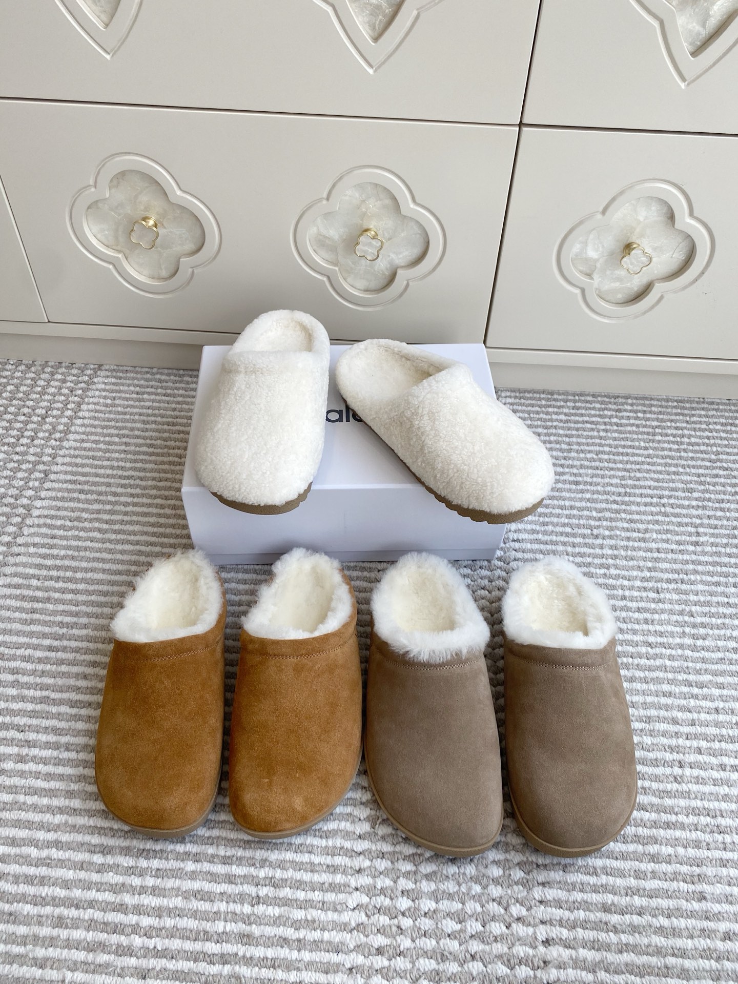 NO:560117,Alo·Thick-soled Mule fur slippers·35-40, semi-slippers, slippers19860909Alo·厚底穆勒毛毛拖鞋·35-40,半拖毛毛鞋,slippers,Women's Shoes